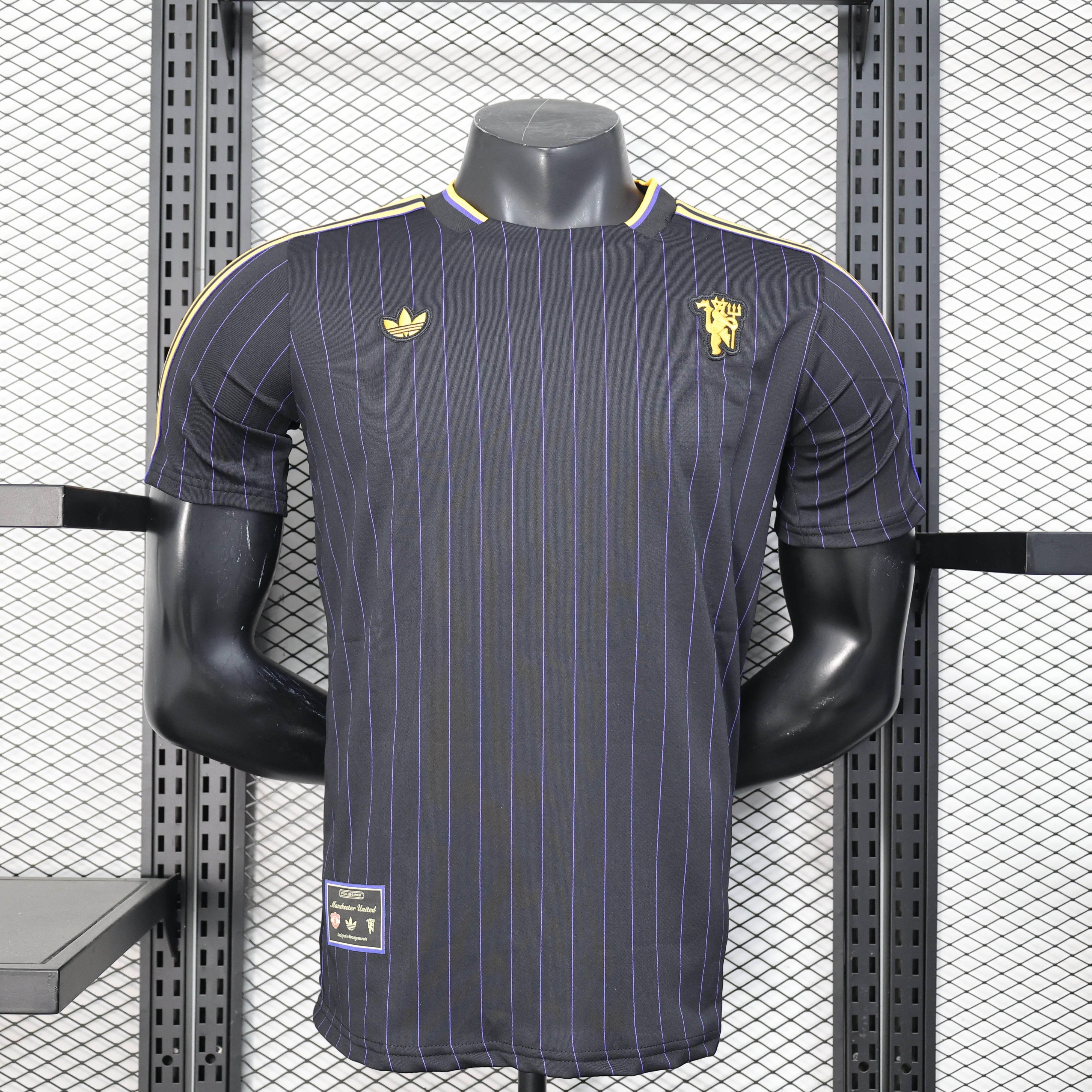 CAMISETA MANCHESTER UNITED ICON 25/26 HOMBRE (VERSIÓN JUGADOR) - ZonaCamisetas