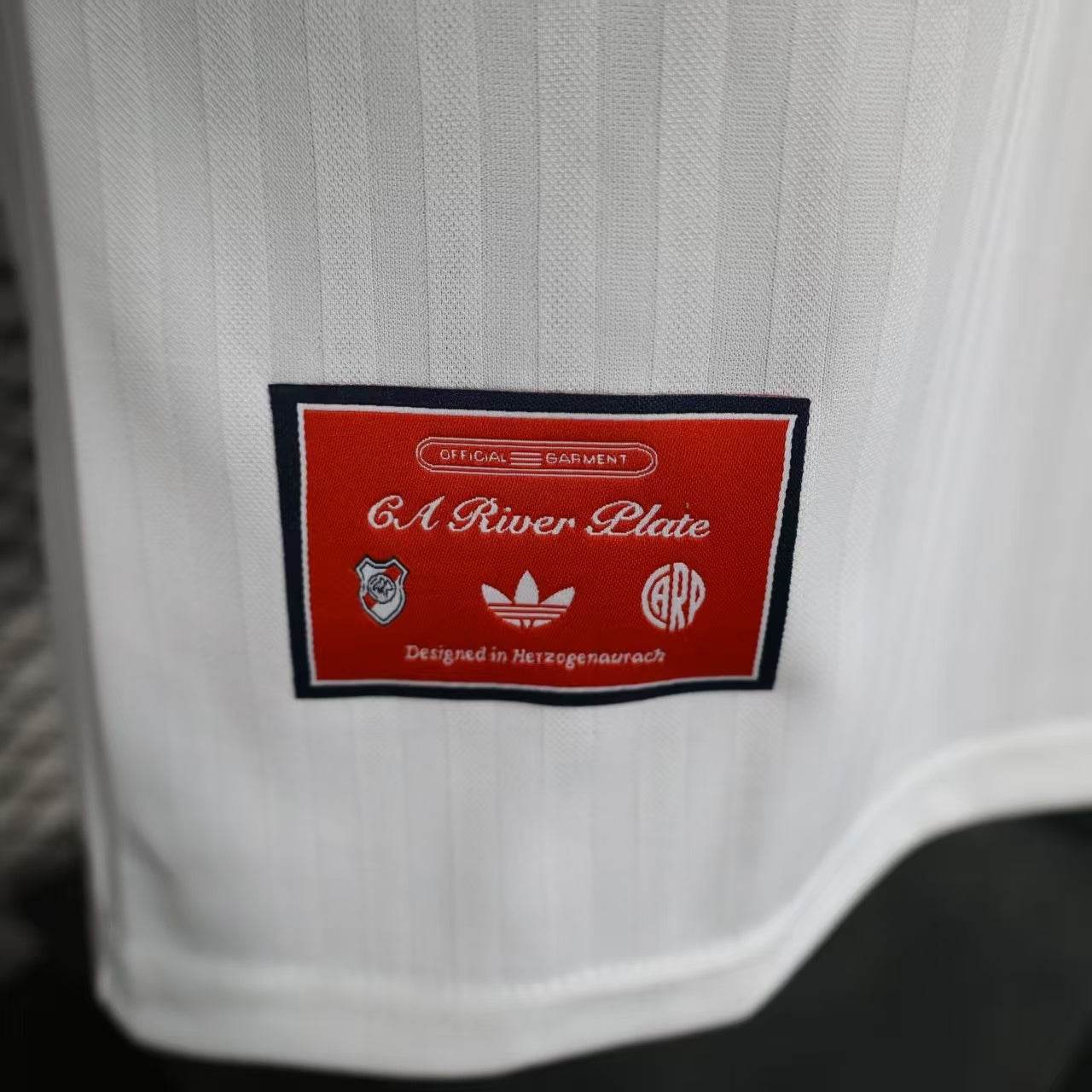 CAMISETA RIVER PLATE ICON 25/26 HOMBRE (VERSIÓN JUGADOR) - ZonaCamisetas