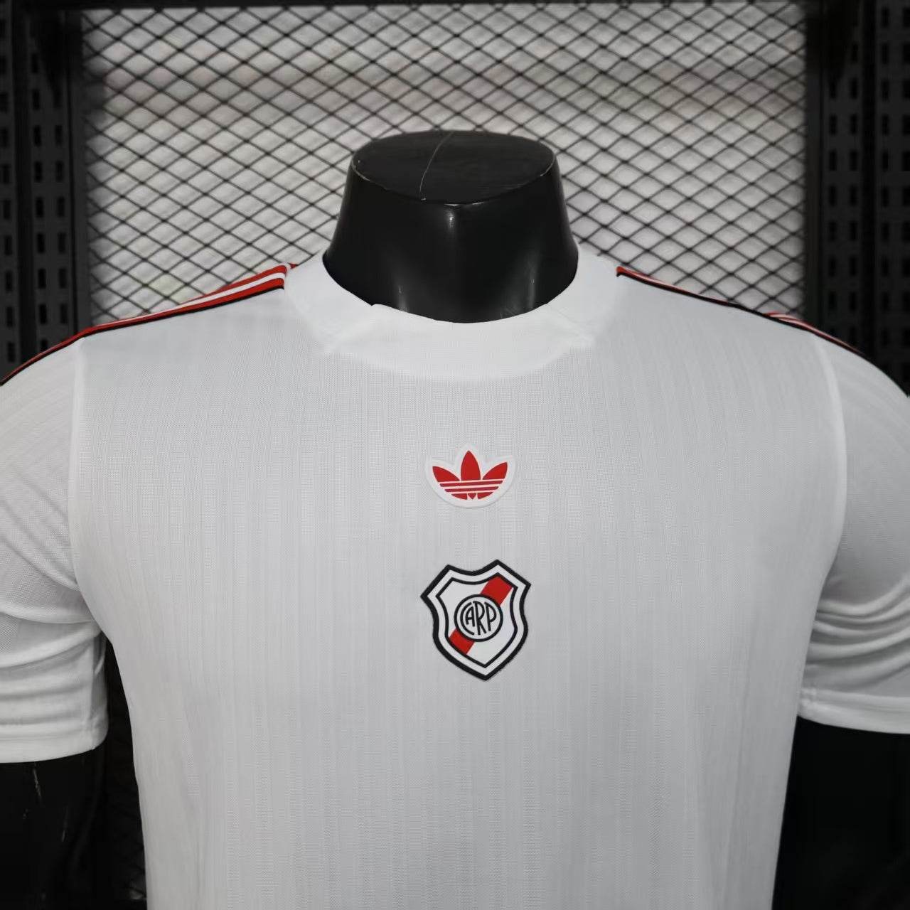 CAMISETA RIVER PLATE ICON 25/26 HOMBRE (VERSIÓN JUGADOR) - ZonaCamisetas
