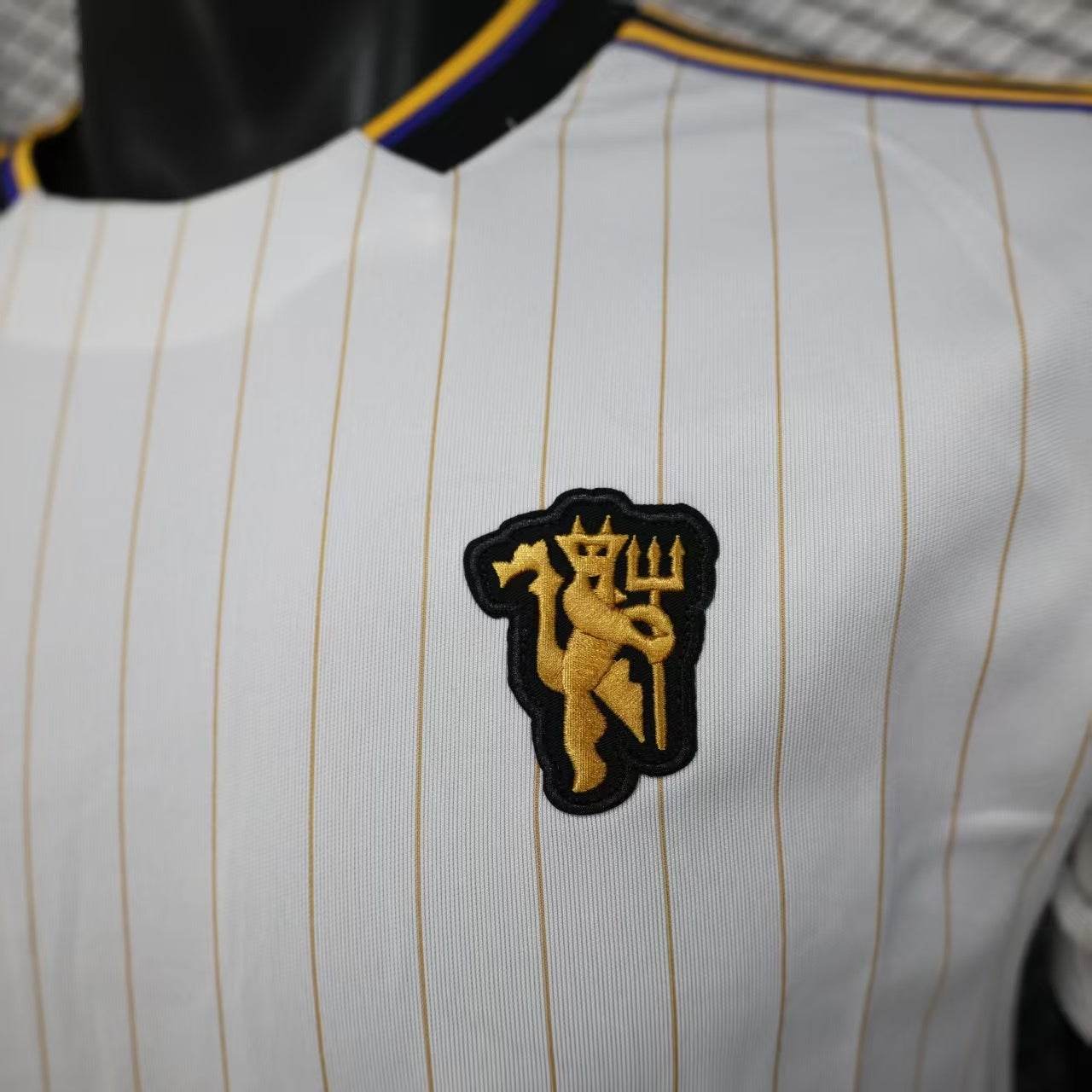 CAMISETA MANCHESTER UNITED ICON 25/26 HOMBRE (VERSIÓN JUGADOR) - ZonaCamisetas