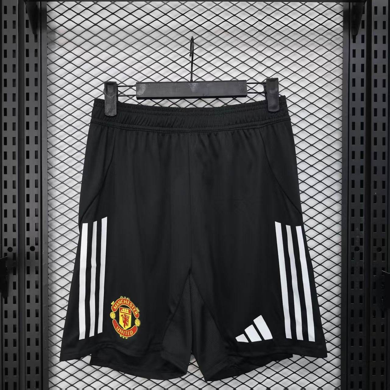 MANCHESTER UNITED SHORT IIl 25/26 - ZonaCamisetas