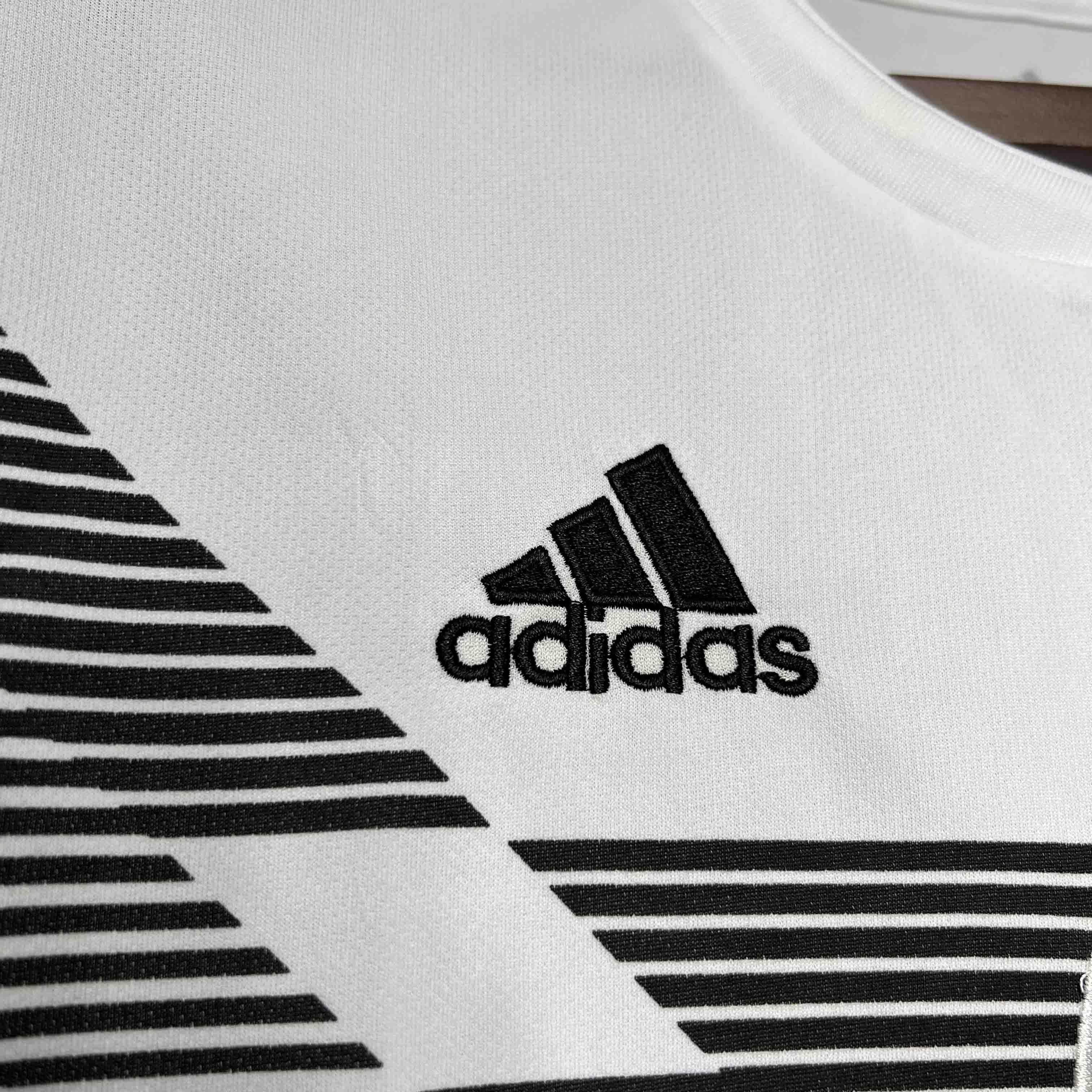CAMISETA ALEMANIA l 2018 HOMBRE (RETRO) - ZonaCamisetas