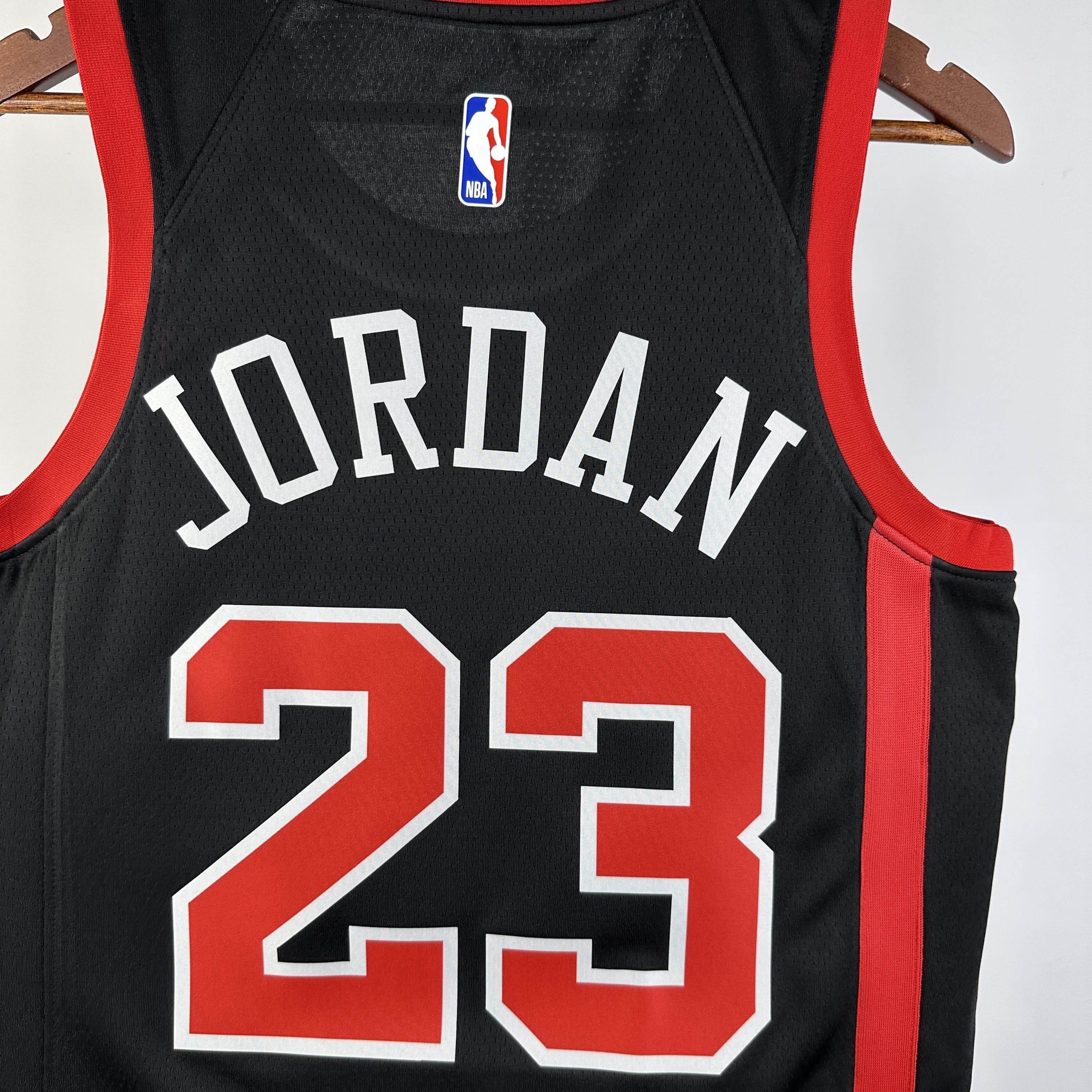 CAMISETA CHICAGO SEASON 24 HOMBRE EDICIÓN JORDAN (NBA) - ZonaCamisetas