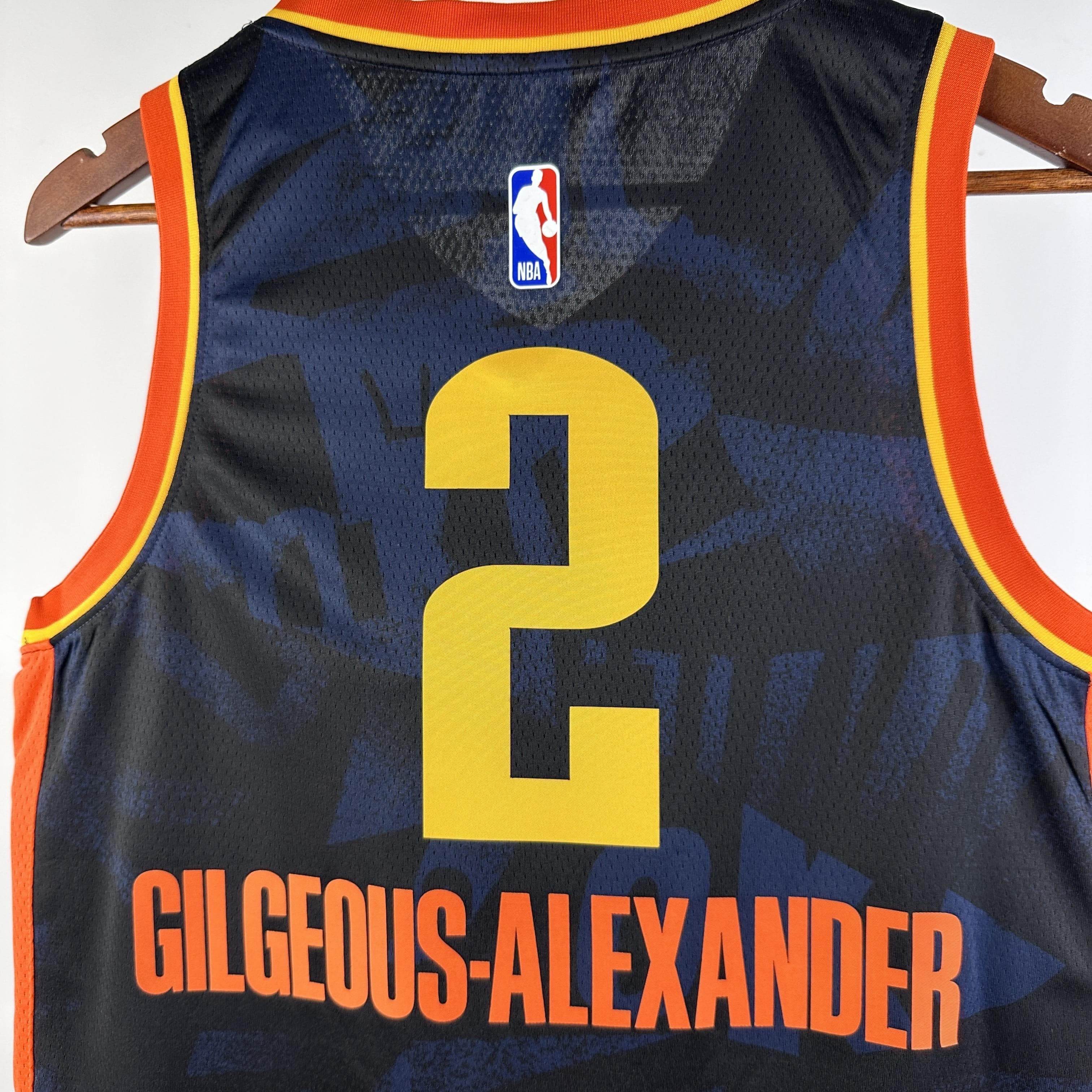 CAMISETA OKLAHOMA SEASON 24 HOMBRE EDICIÓN G.ALEXANDER (NBA) - ZonaCamisetas