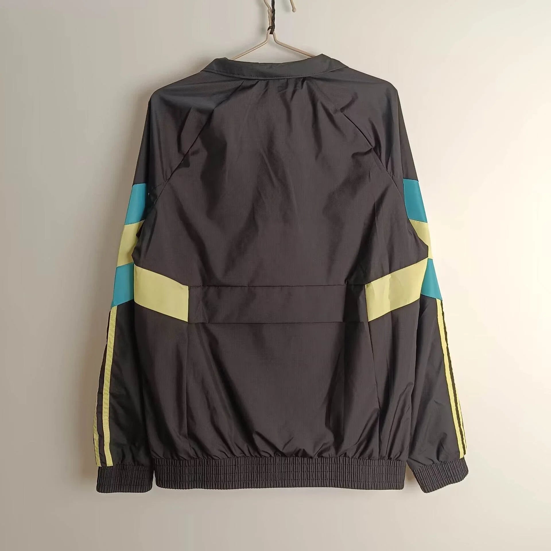 CORTAVIENTO JAMAICA l 24/25 - ZonaCamisetas