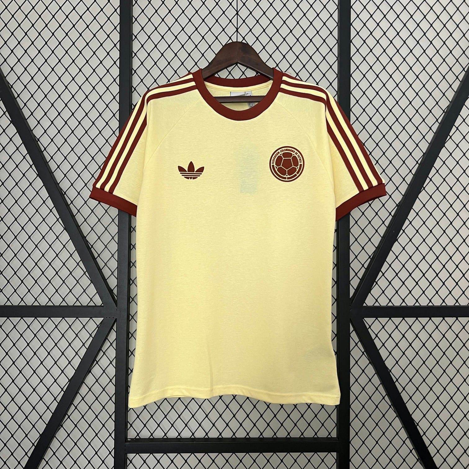 CAMISETA COLOMBIA I EDICIÓN ESPECIAL HOMBRE (RETRO) - ZonaCamisetas