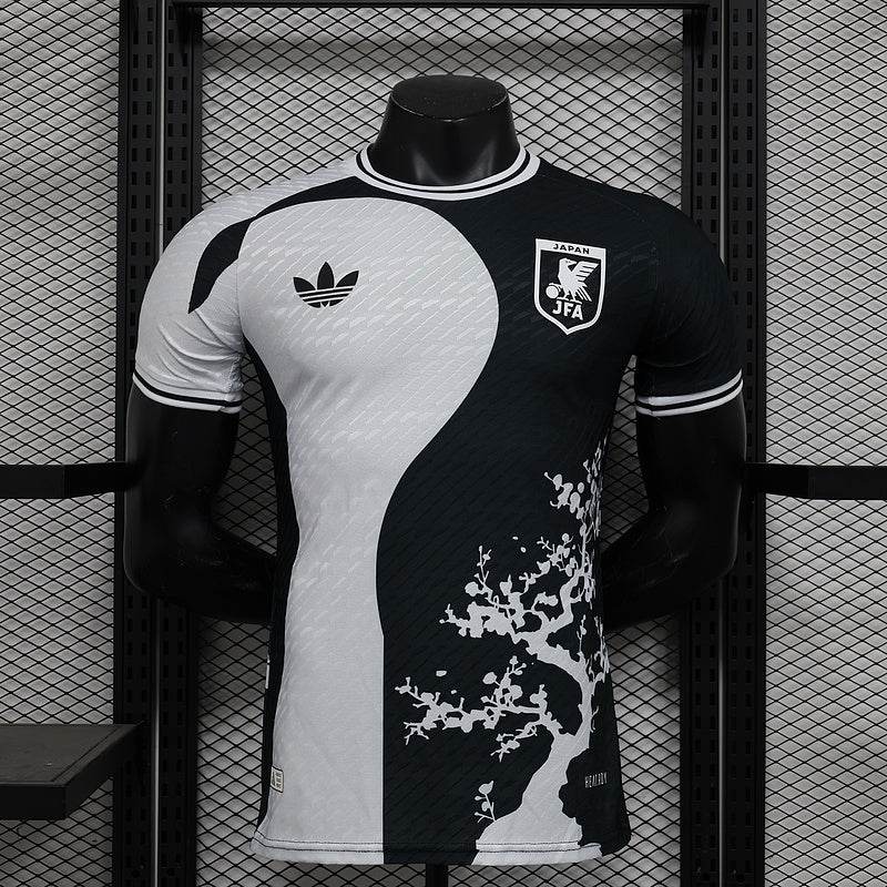 CAMISETA JAPÓN BLACK AND WHITE I 24/25 HOMBRE (VERSIÓN JUGADOR) - ZonaCamisetas