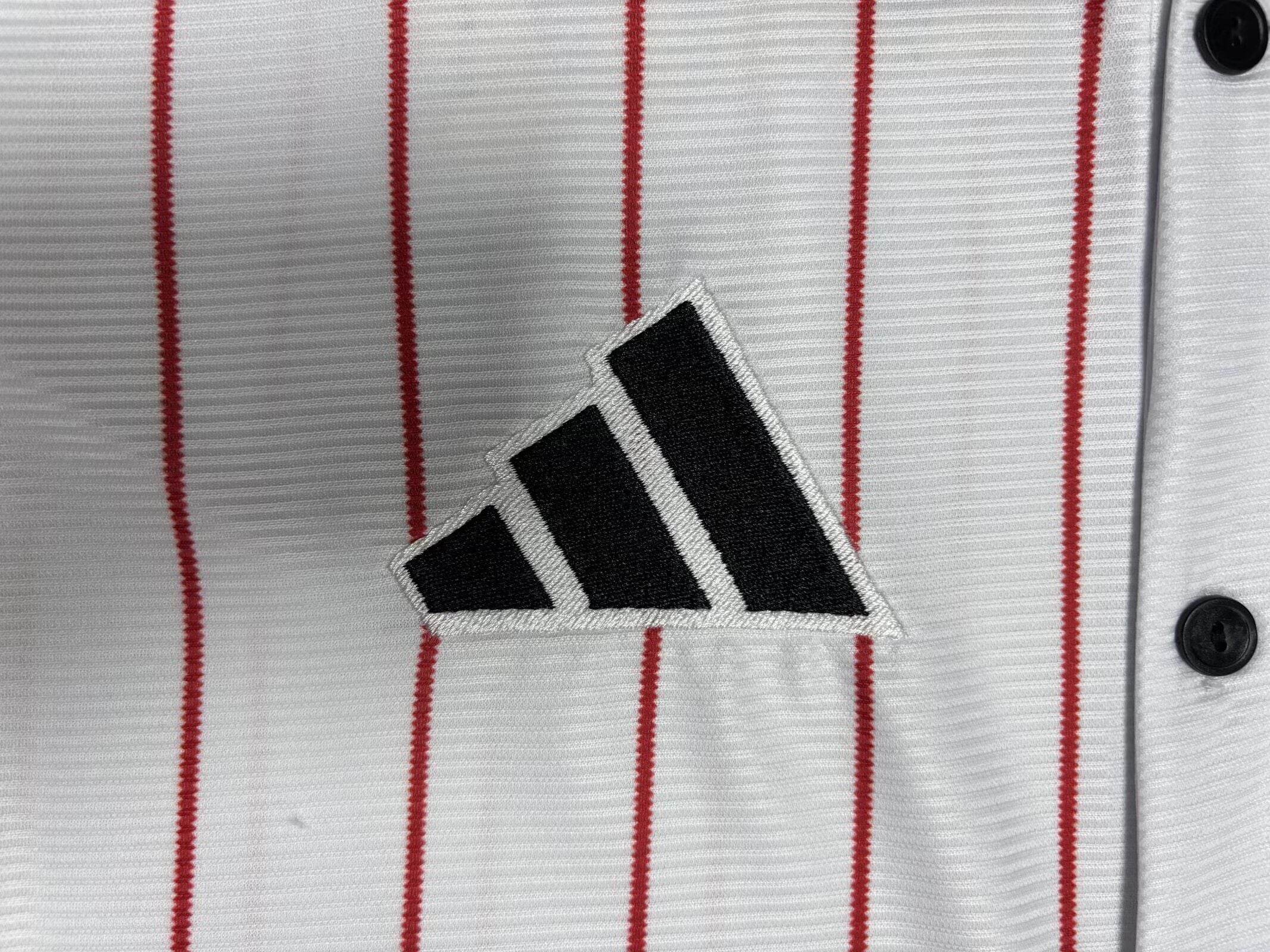 CAMISETA RIVER PLATE EDICIÓN MLB (VERSIÓN FAN) - ZonaCamisetas