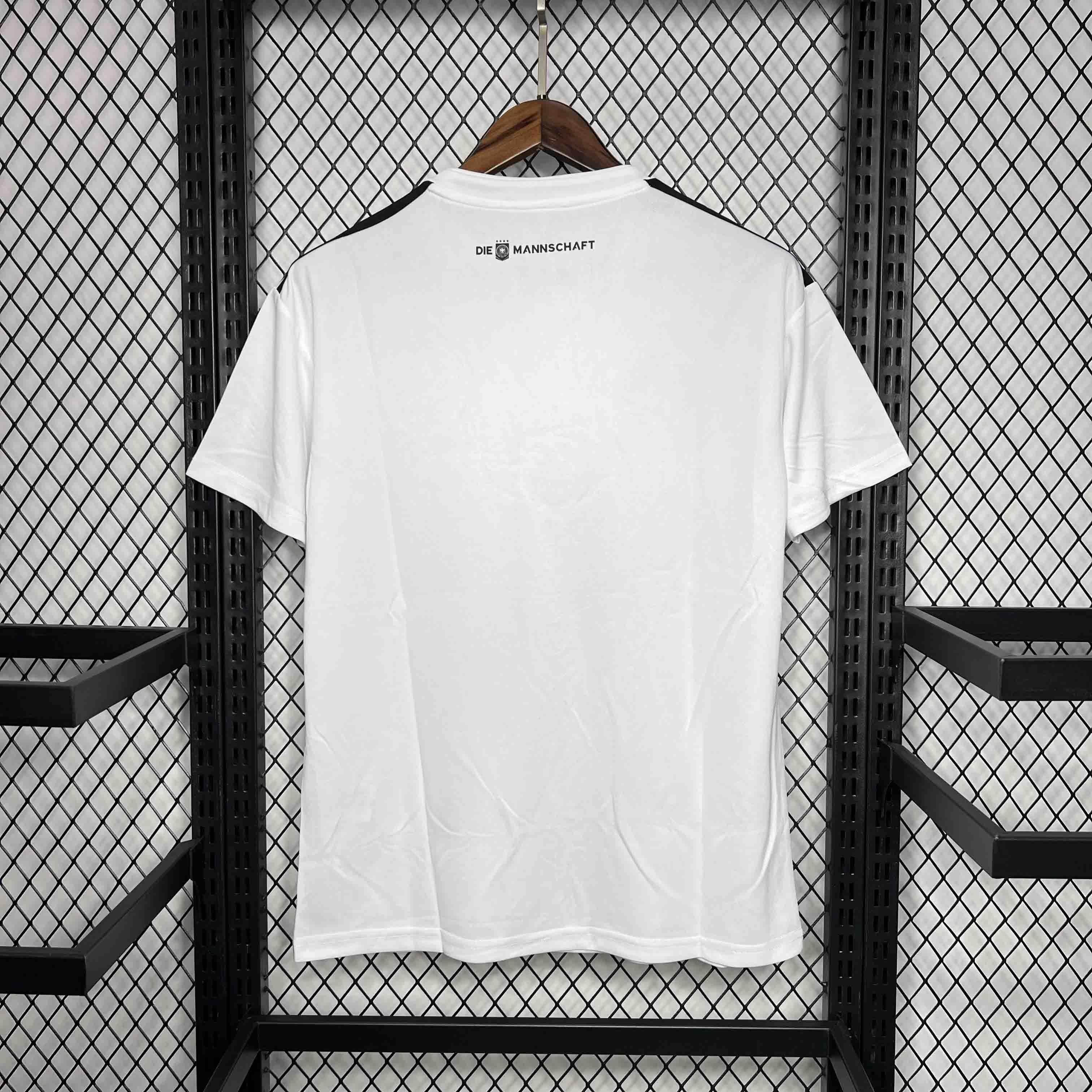 CAMISETA ALEMANIA l 2018 HOMBRE (RETRO) - ZonaCamisetas