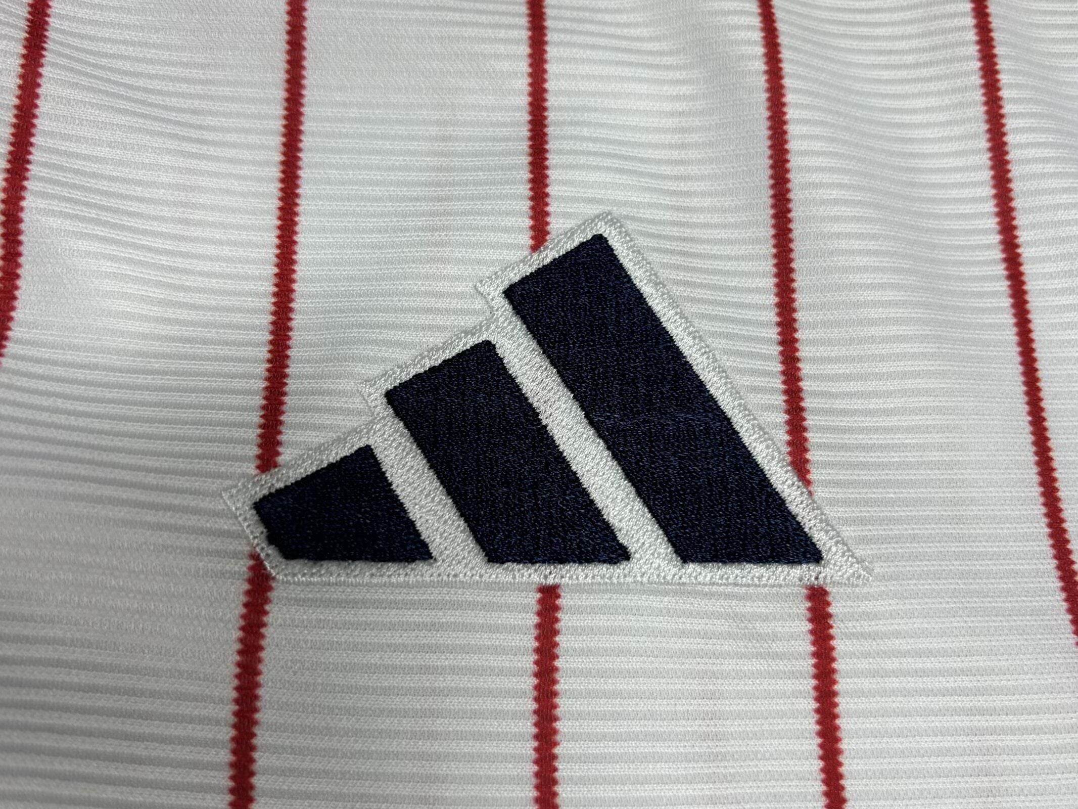 CAMISETA ARSENAL EDICIÓN MLB (VERSIÓN FAN) - ZonaCamisetas