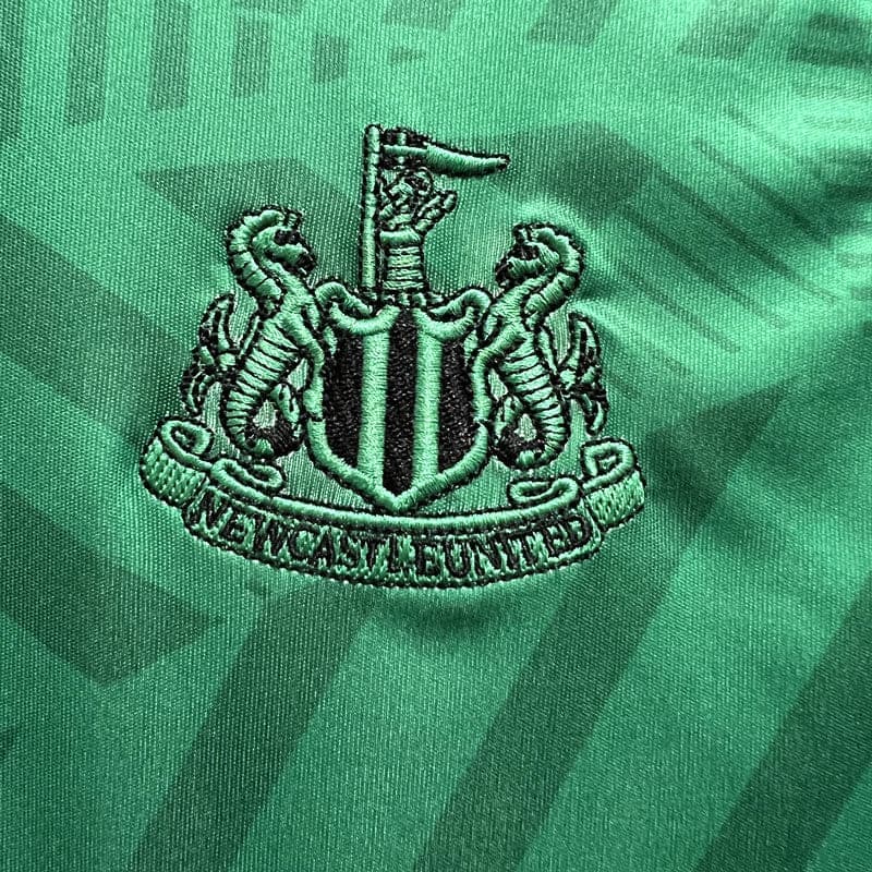 CAMISETA NEWCASTLE Il 23/24 HOMBRE (VERSIÓN FAN)