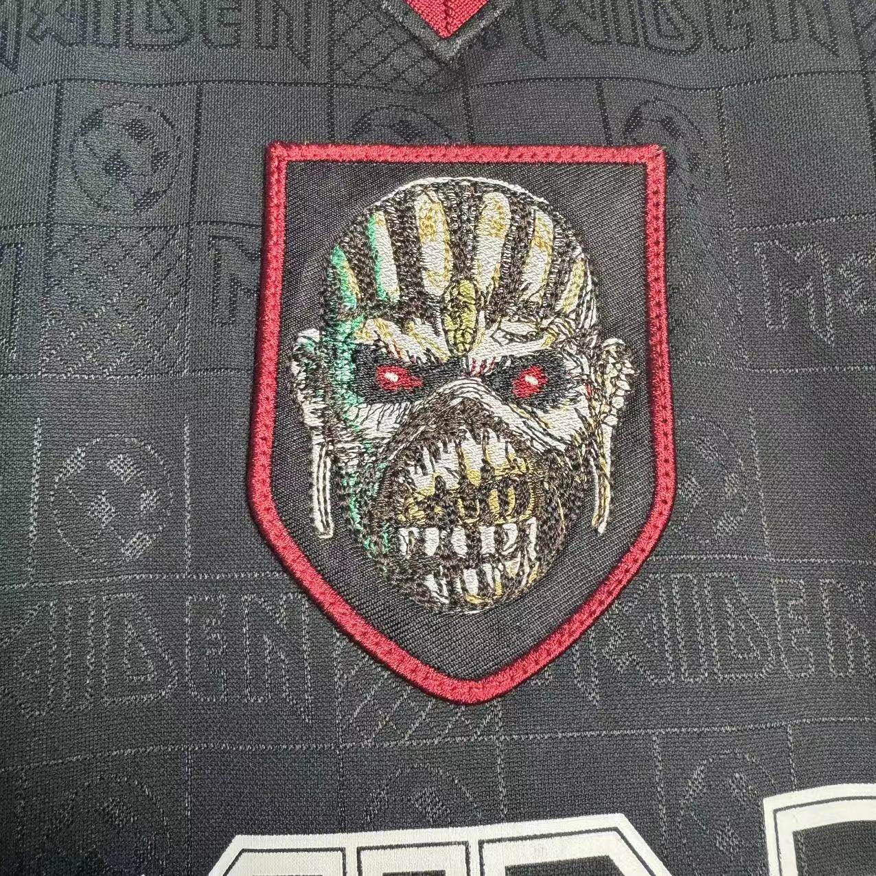 CAMISETA WEST HAM IRON MAIDEN 2016 HOMBRE (RETRO) - ZonaCamisetas