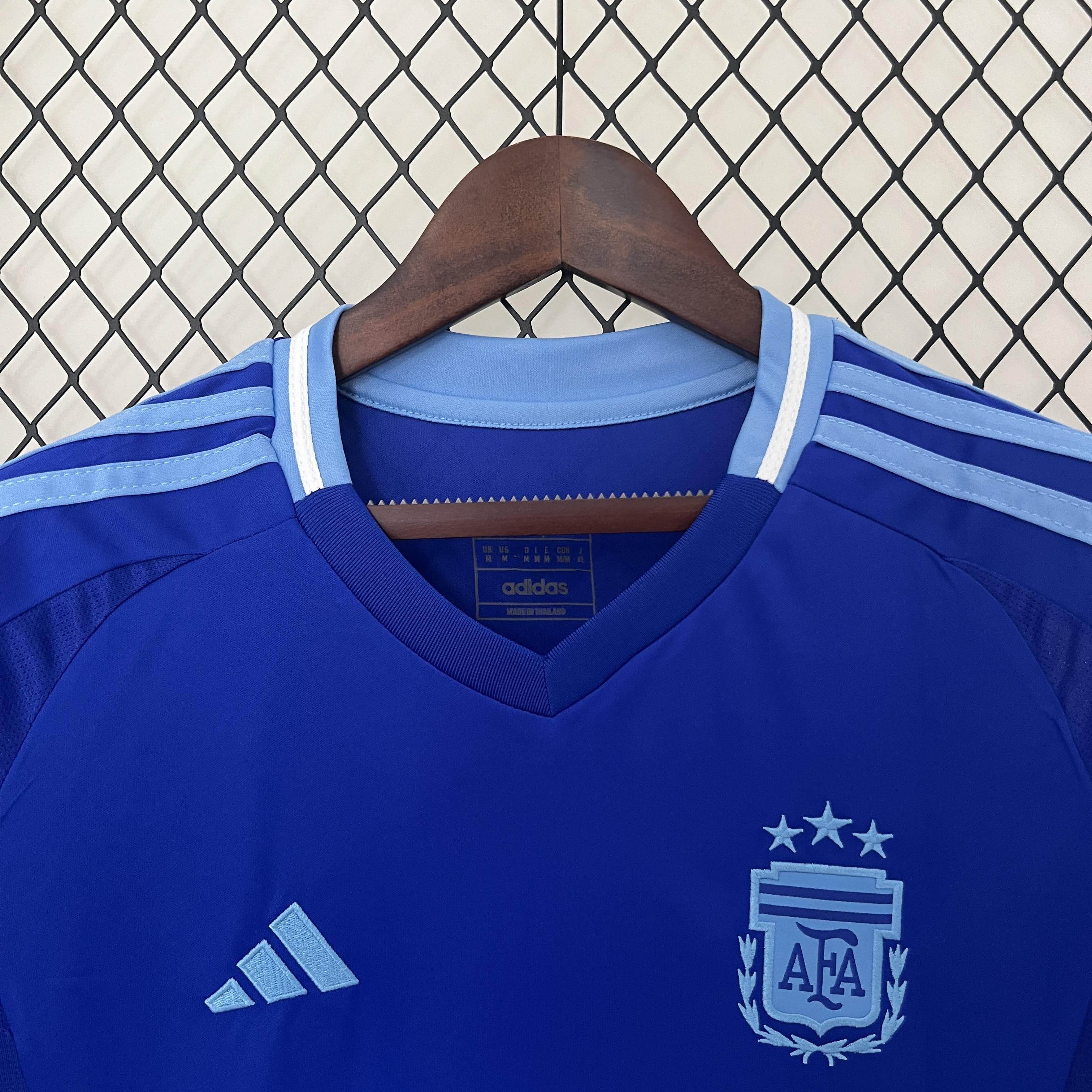 CAMISETA ARGENTINA Il 2024 MUJER (VERSIÓN FAN) - ZonaCamisetas