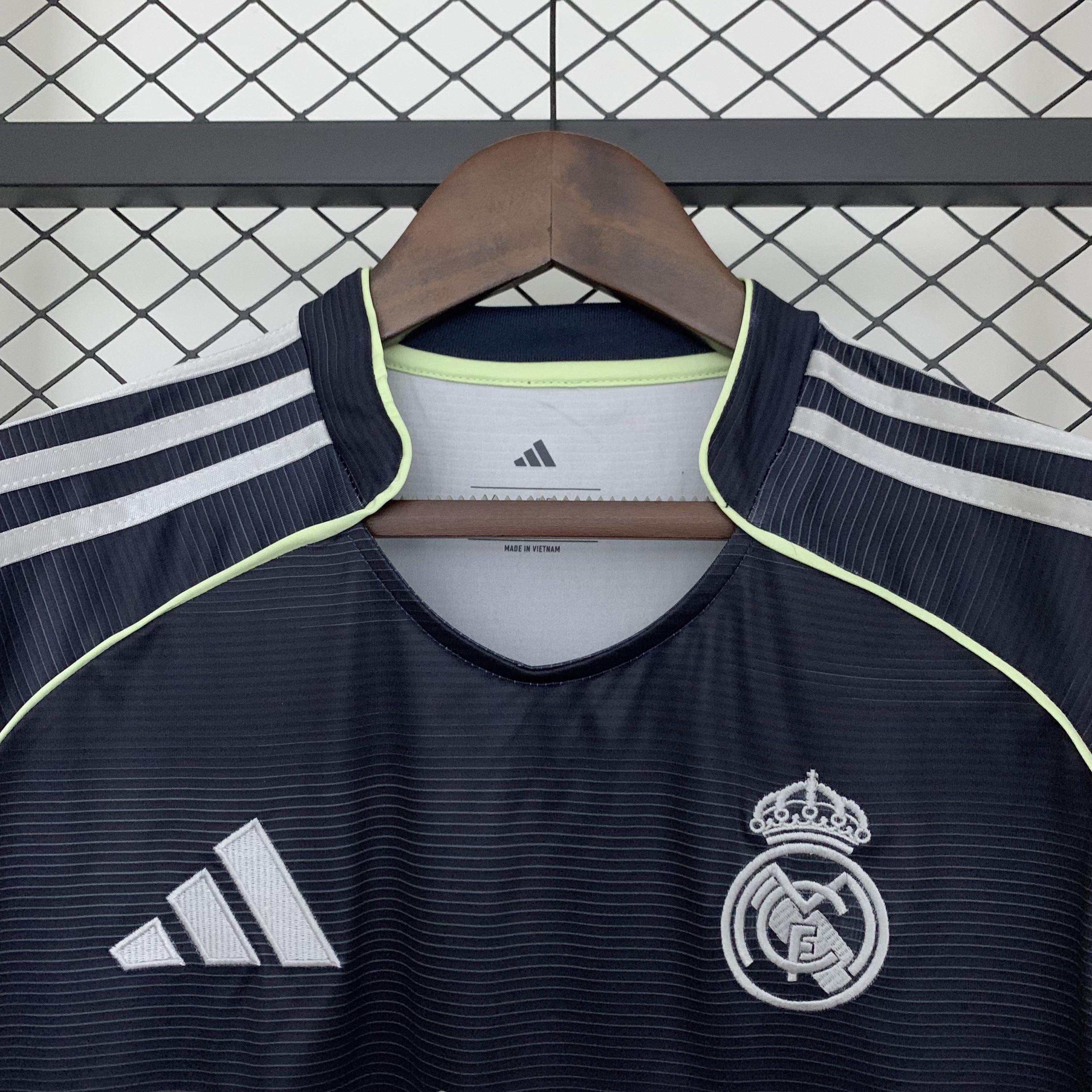 CAMISETA REAL MADRID 25/26 HOMBRE (VERSIÓN FAN) - ZonaCamisetas