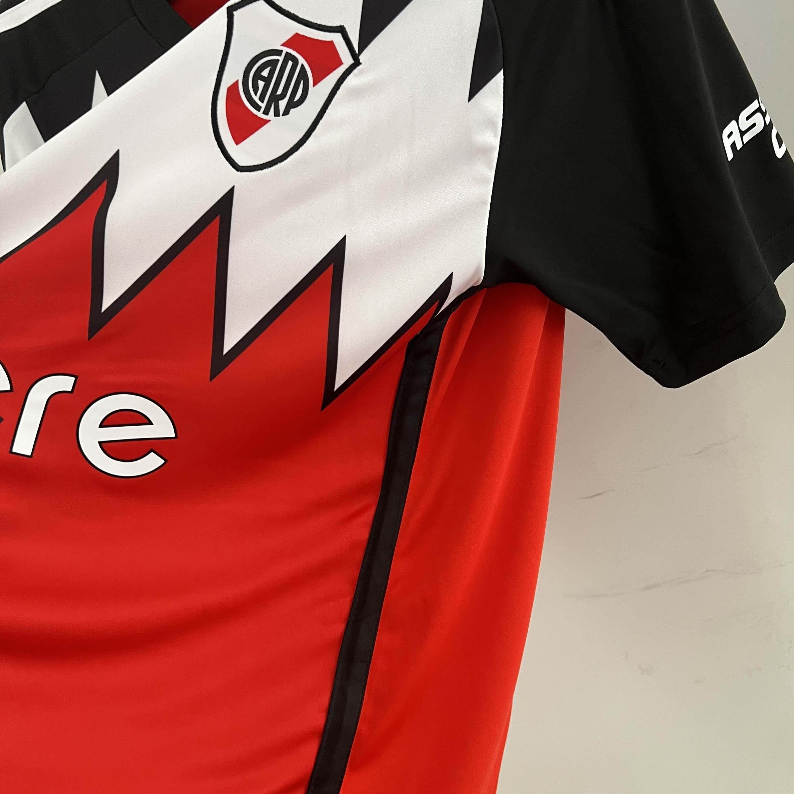 CAMISETA RIVER PLATE Il 23/24 HOMBRE (VERSIÓN FAN) - ZonaCamisetas