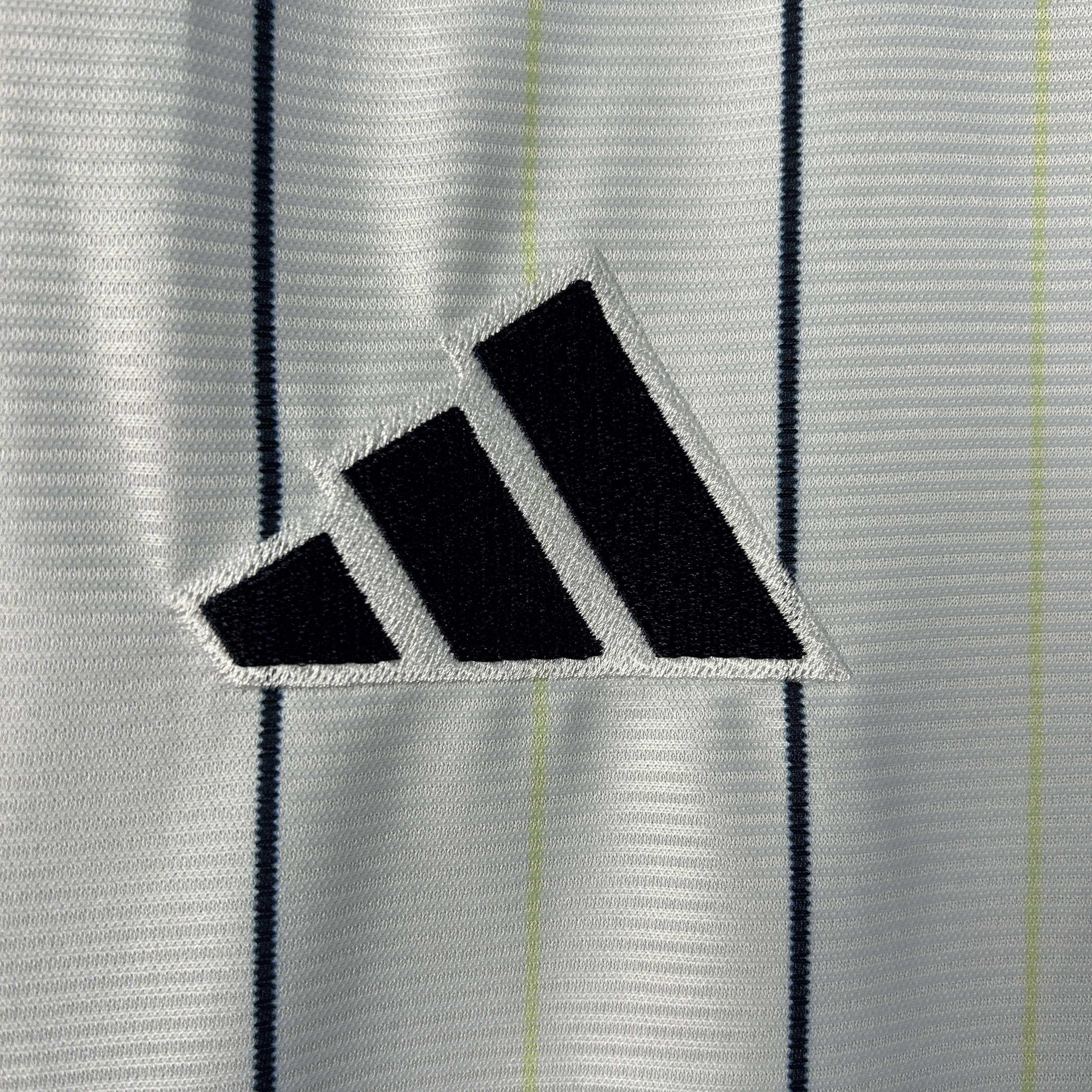 CAMISETA REAL MADRID EDICIÓN MLB (VERSIÓN FAN) - ZonaCamisetas