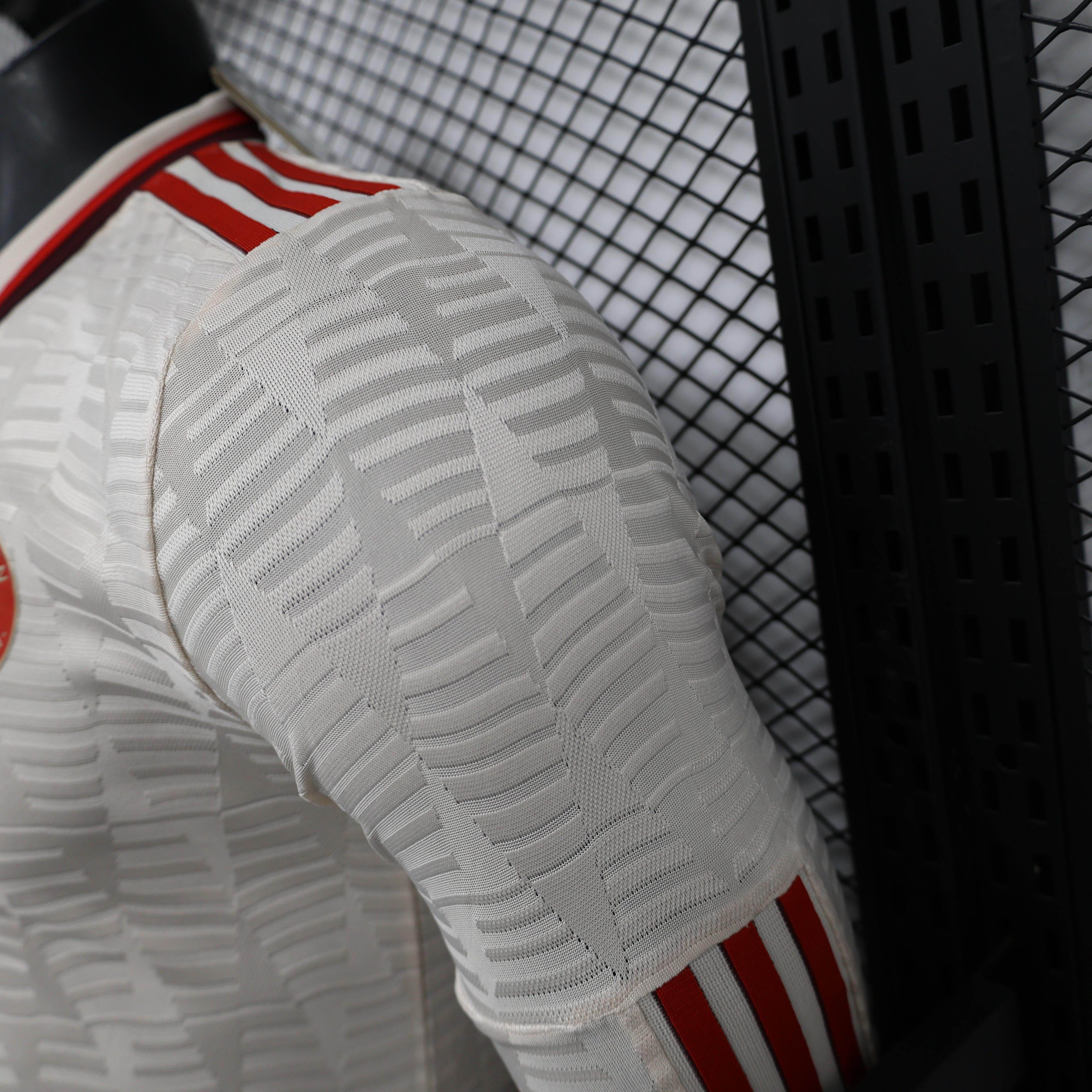 CAMISETA BAYERN DE MUNICH Il 24/25 MANGA LARGA HOMBRE (VERSIÓN JUGADOR) - ZonaCamisetas