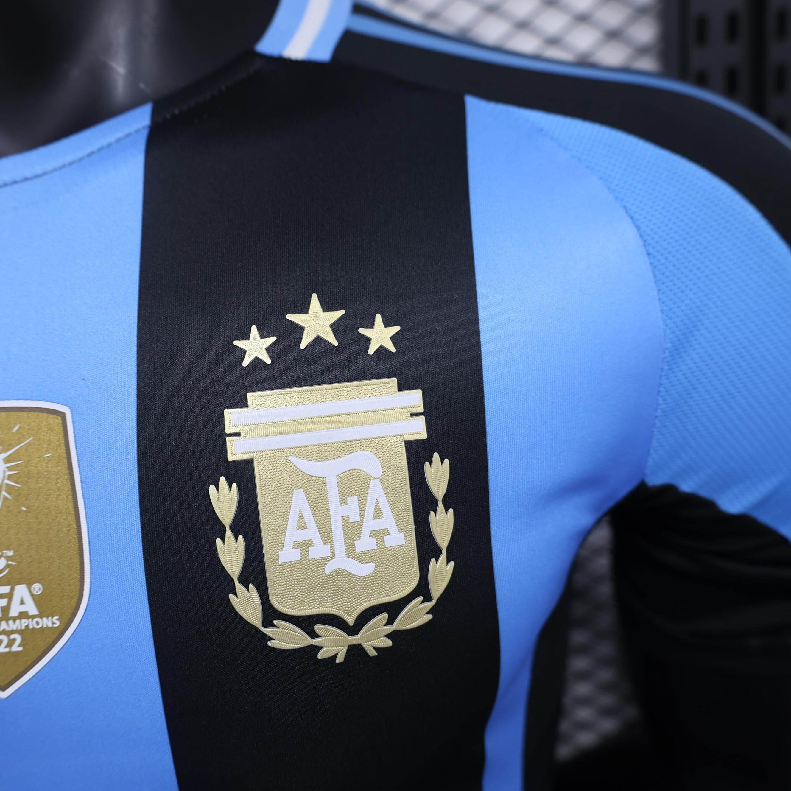CAMISETA ARGENTINA EDICIÓN DARK I 24 HOMBRE (VERSIÓN JUGADOR) - ZonaCamisetas