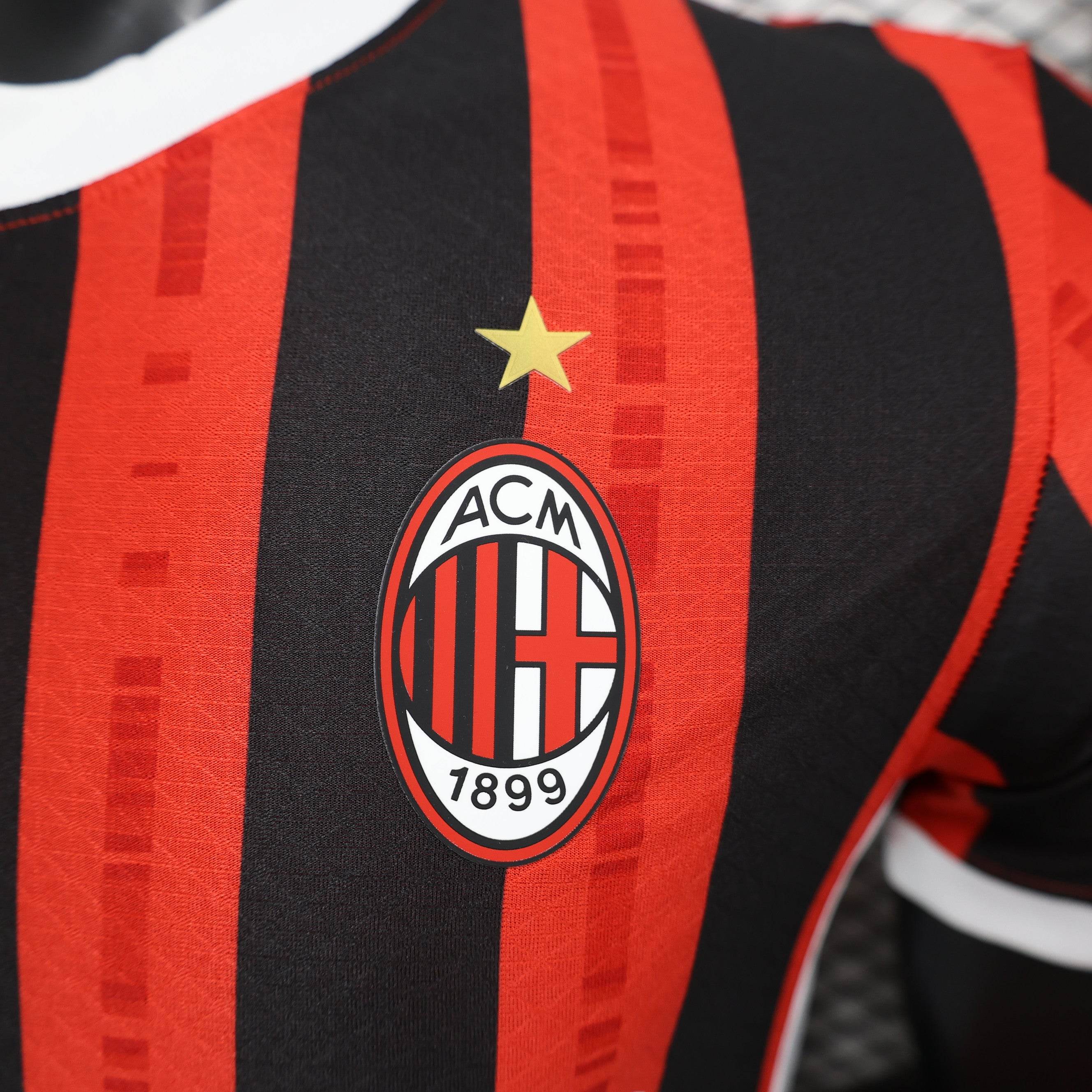 CAMISETA AC MILAN l 24/25 HOMBRE (VERSIÓN JUGADOR) - ZonaCamisetas