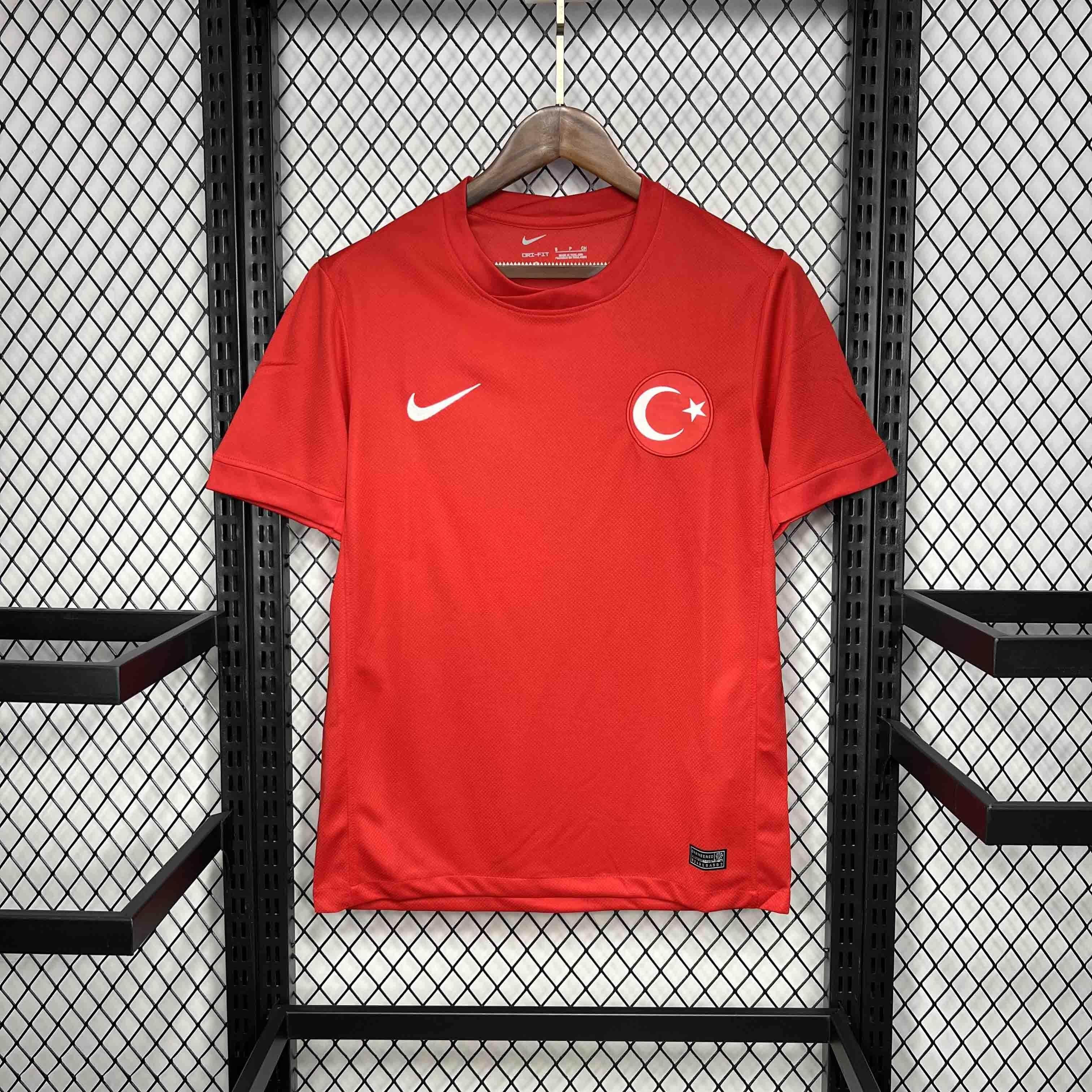 CAMISETA TURKEY l 2024 HOMBRE (VERSIÓN FAN) - ZonaCamisetas