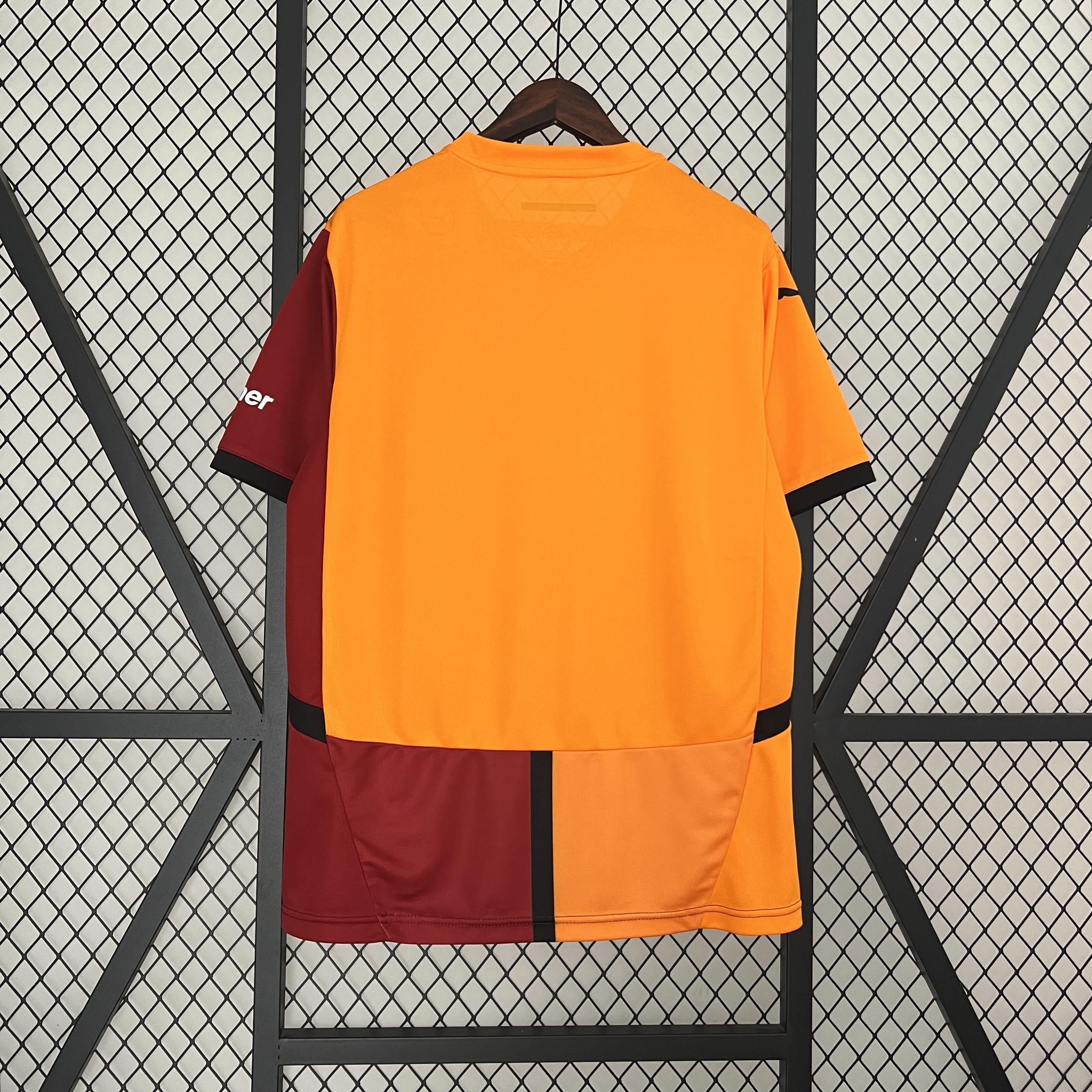 CAMISETA GALATASARAY I 24/25 HOMBRE (VERSIÓN FAN)