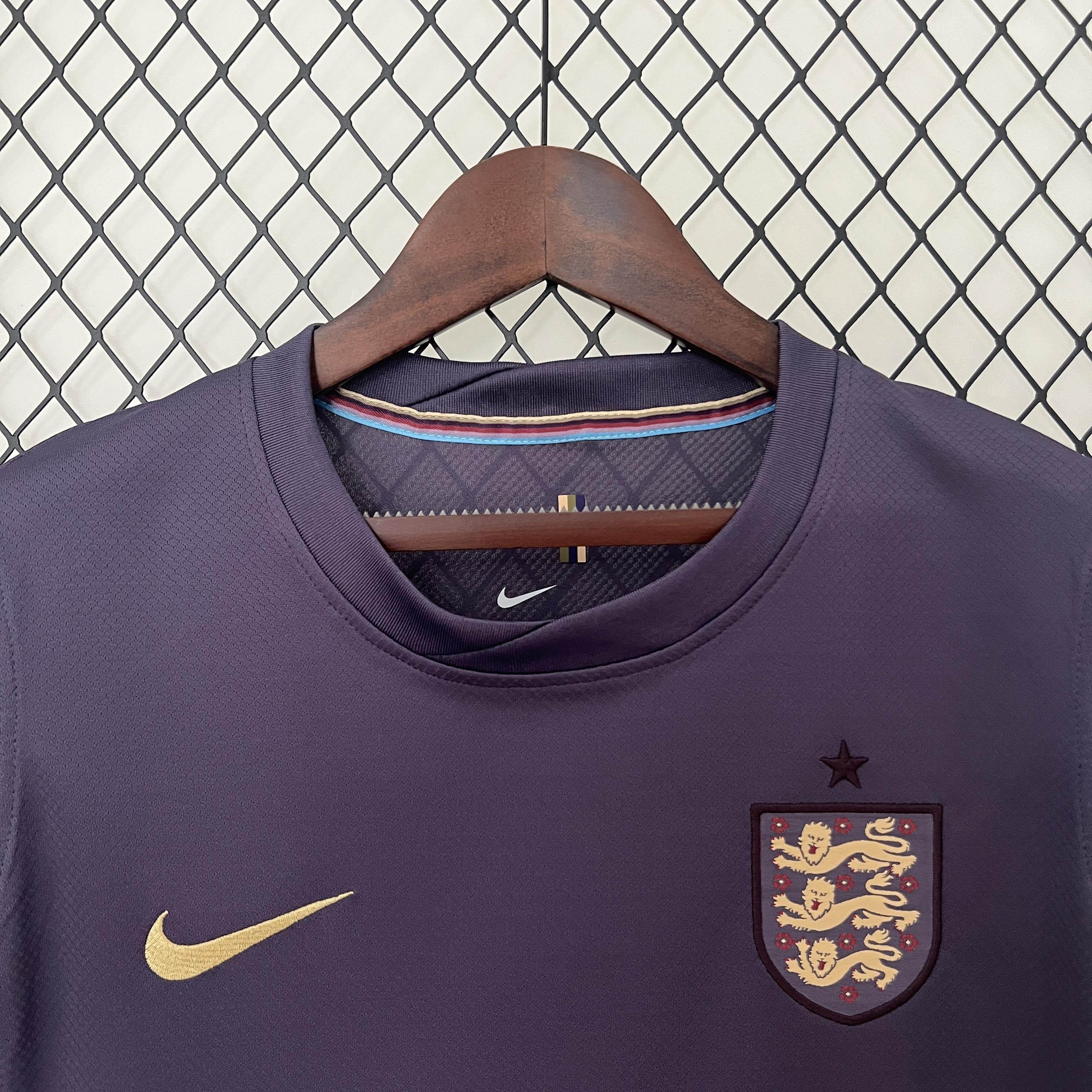 CAMISETA INGLATERRA lI EURO 2024 MUJER (VERSIÓN FAN) - ZonaCamisetas