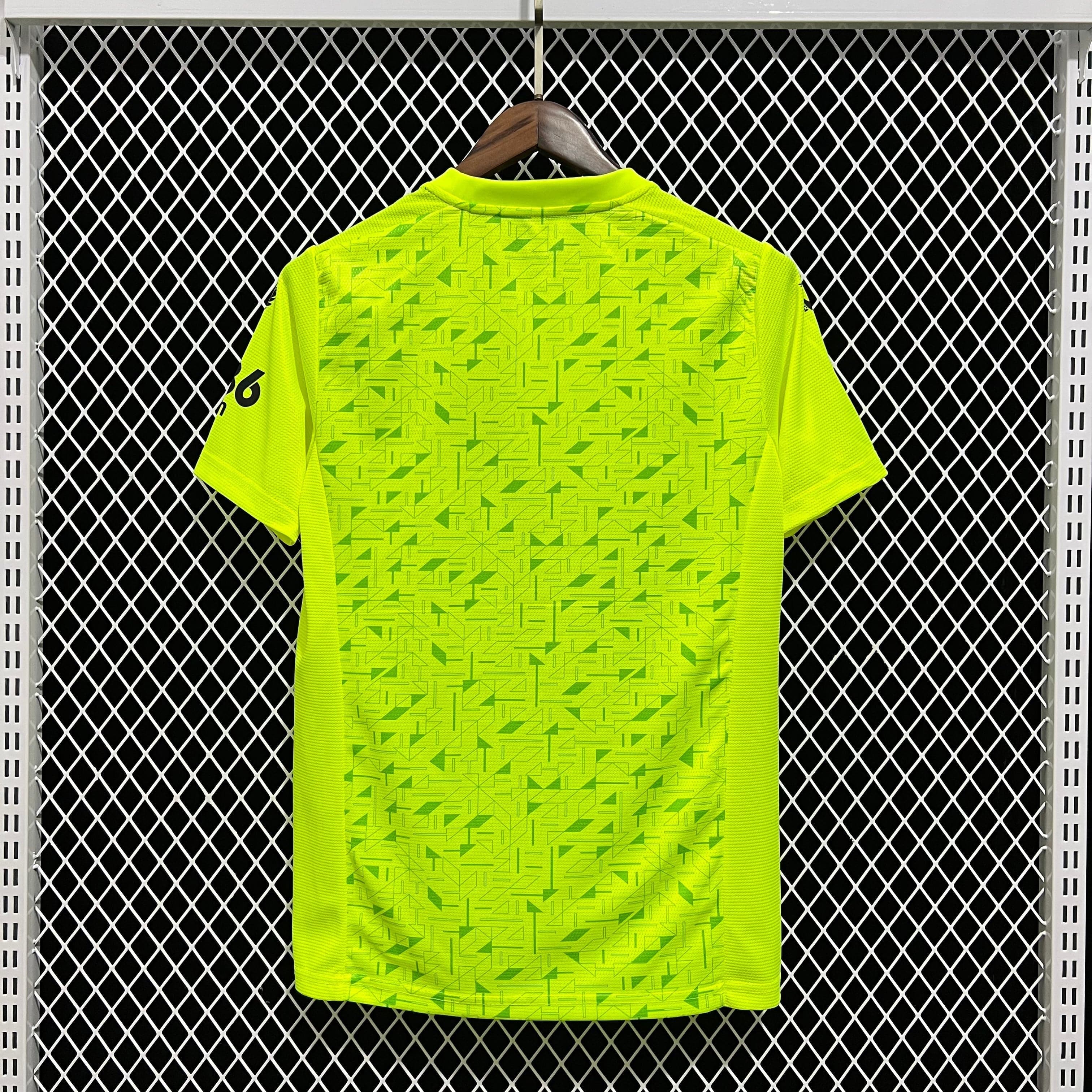 CAMISETA WOLVERHAMPTON II 23/24 HOMBRE (VERSIÓN FAN)