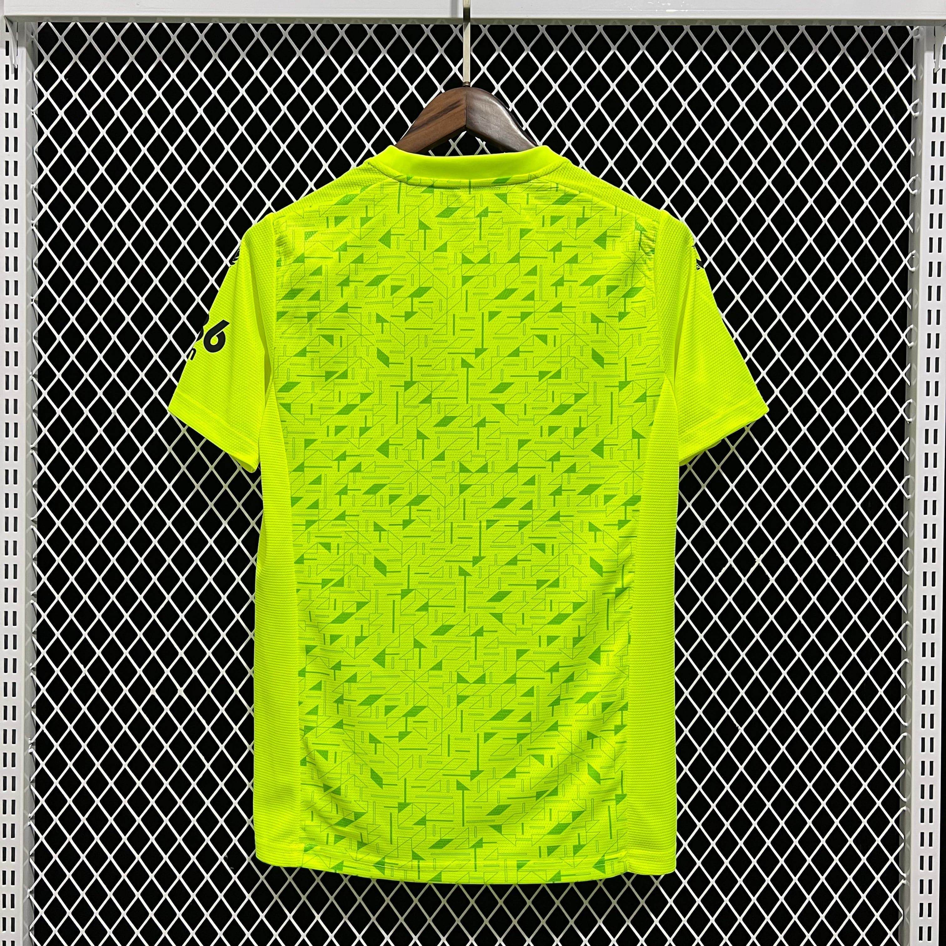 CAMISETA WOLVERHAMPTON II 23/24 HOMBRE (VERSIÓN FAN) - ZonaCamisetas