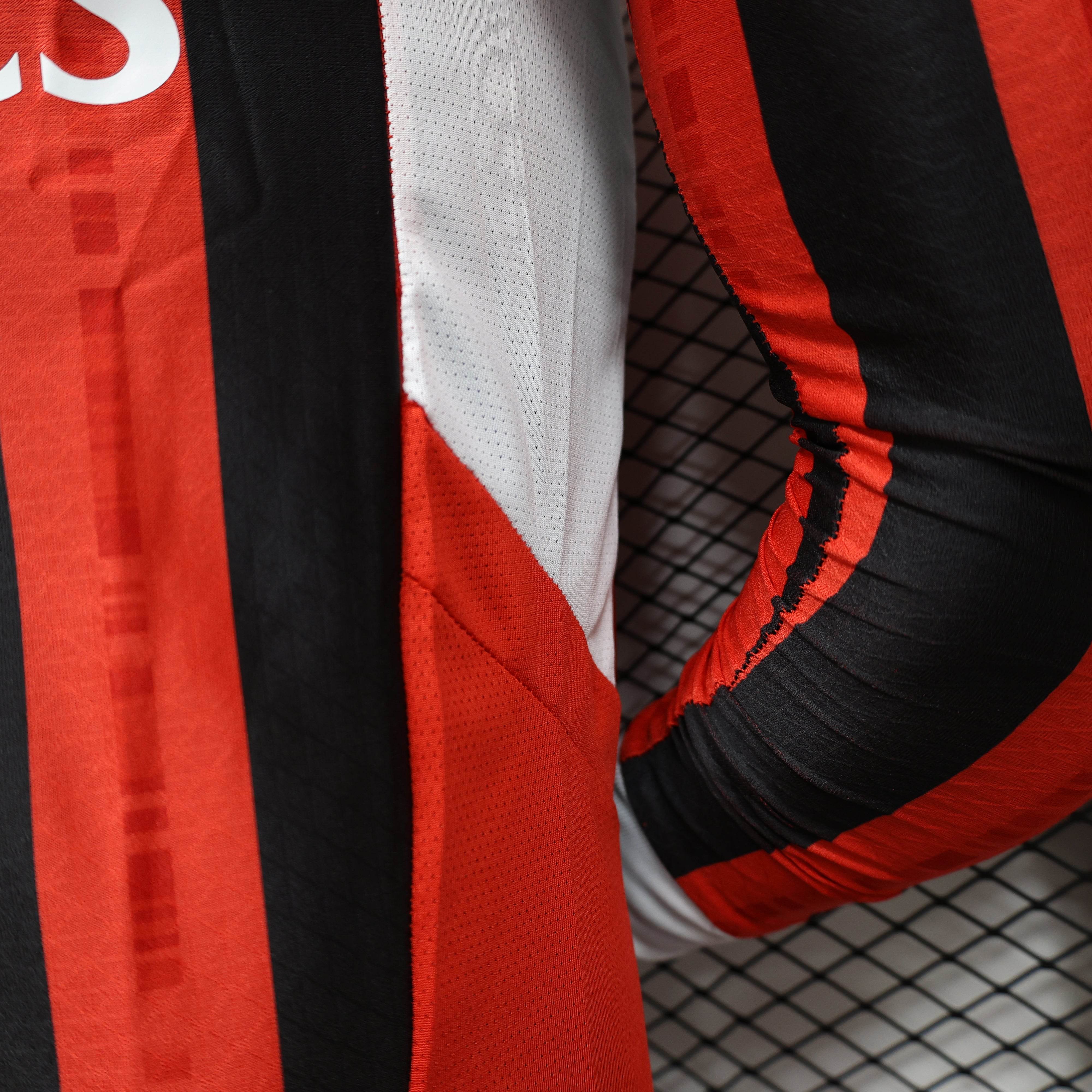 CAMISETA AC MILAN l 24/25 HOMBRE (VERSIÓN JUGADOR) MANGA LARGA - ZonaCamisetas
