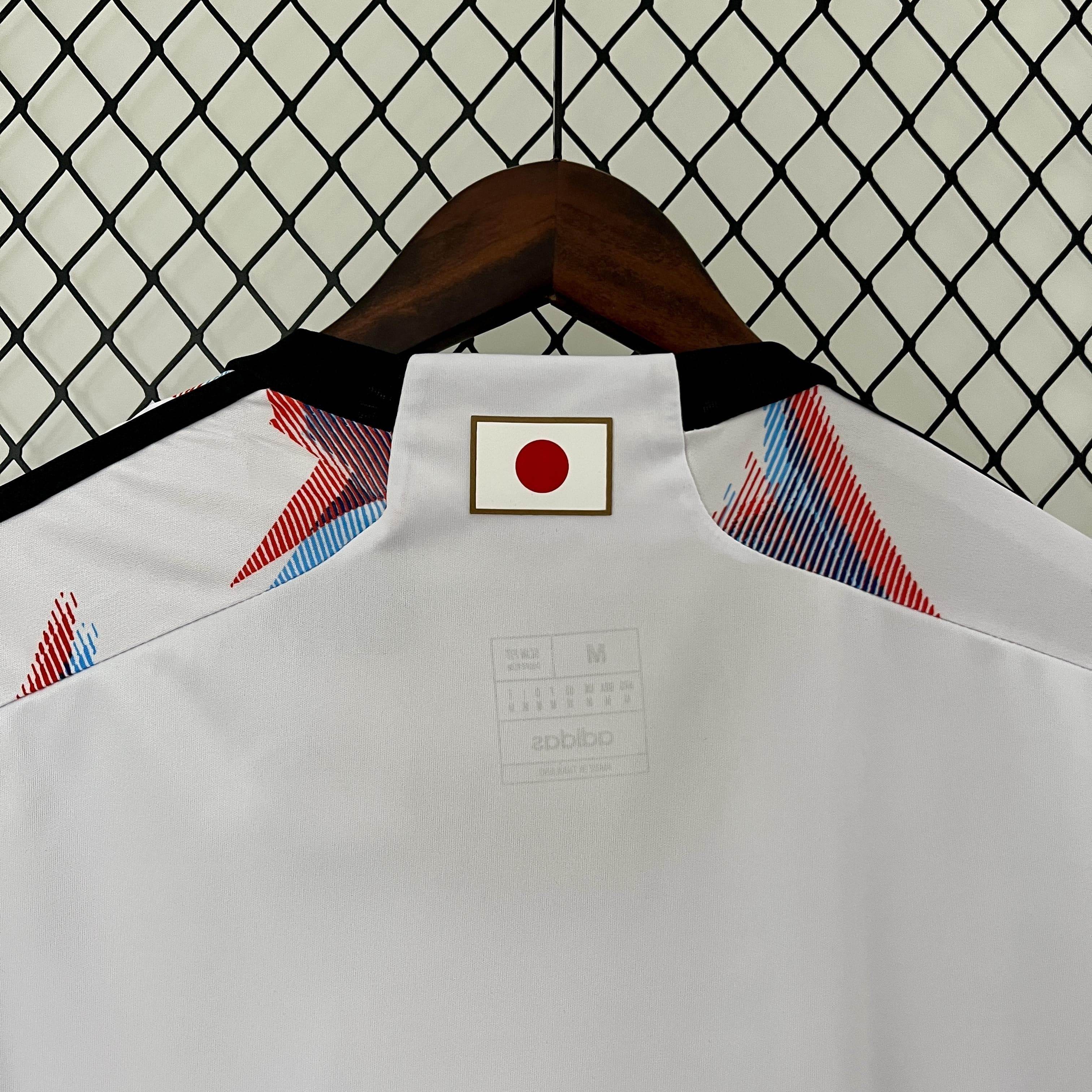 CAMISETA JAPÓN EDICIÓN ESPECIAL VIII 23/24 HOMBRE (VERSIÓN FAN) - ZonaCamisetas