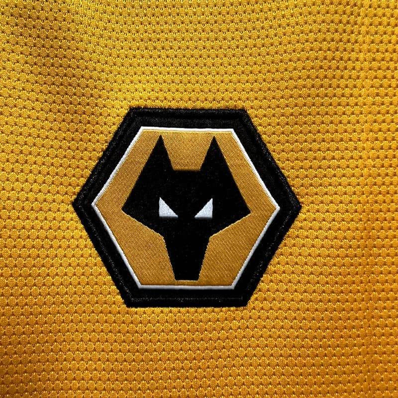 CAMISETA WOLVERHAMPTON I 23/24 HOMBRE (VERSIÓN FAN) - ZonaCamisetas