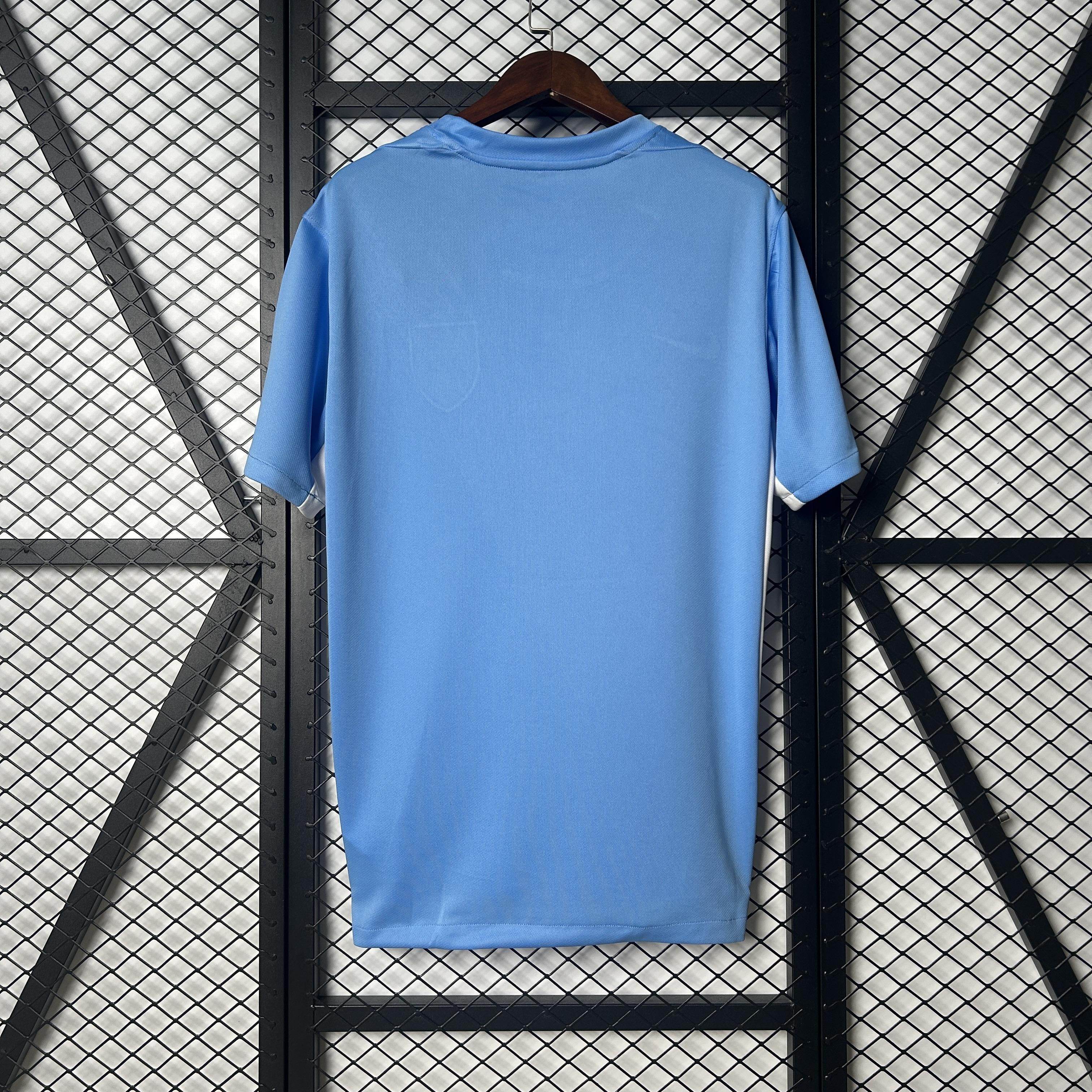 CAMISETA URUGUAY I 2025 HOMBRE (VERSIÓN FAN) - ZonaCamisetas