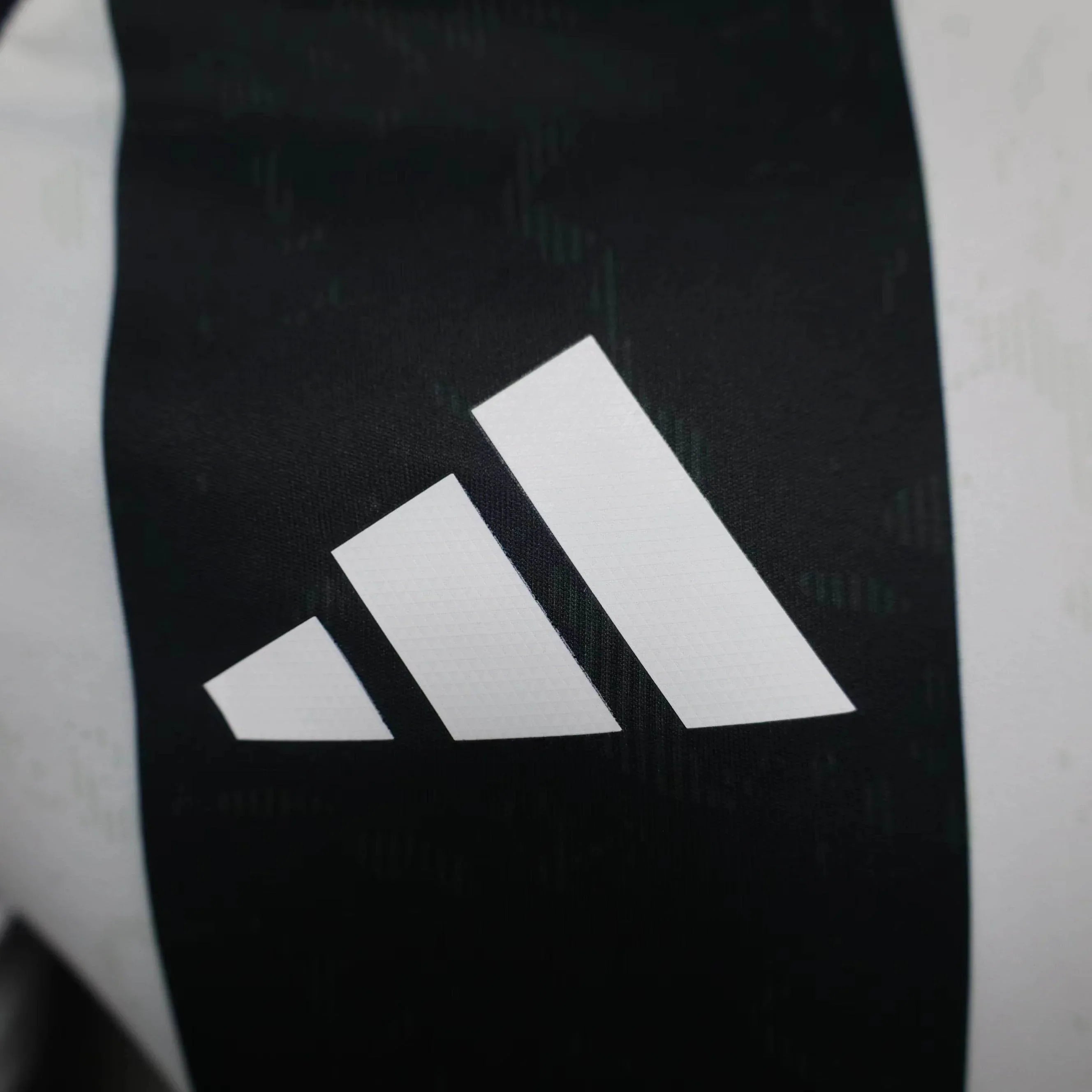 CAMISETA JUVENTUS I 24/25 HOMBRE (VERSION JUGADOR) - ZonaCamisetas