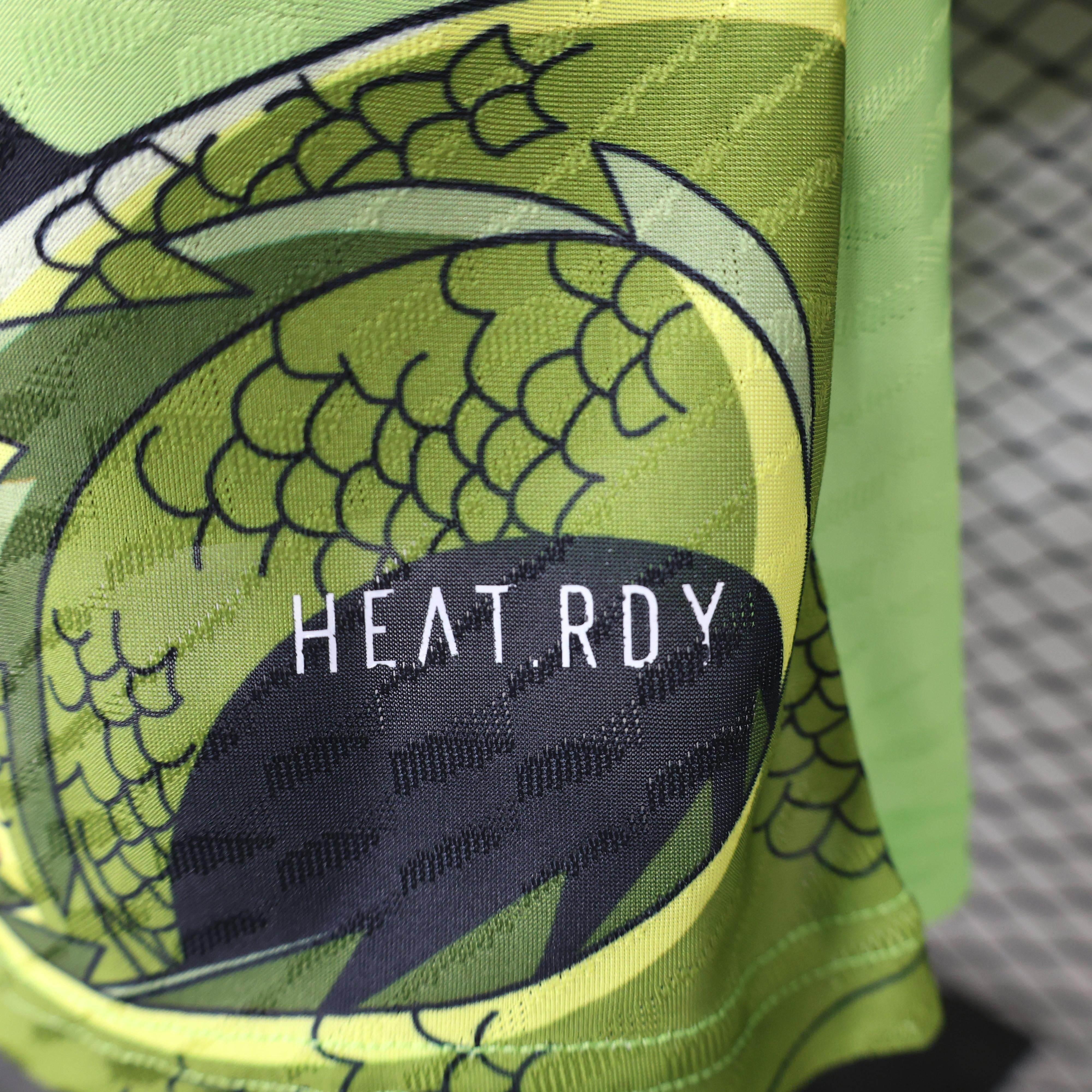 CAMISETA JAPÓN ESPECIAL GOKU lll 24/25 HOMBRE (VERSIÓN JUGADOR) - ZonaCamisetas