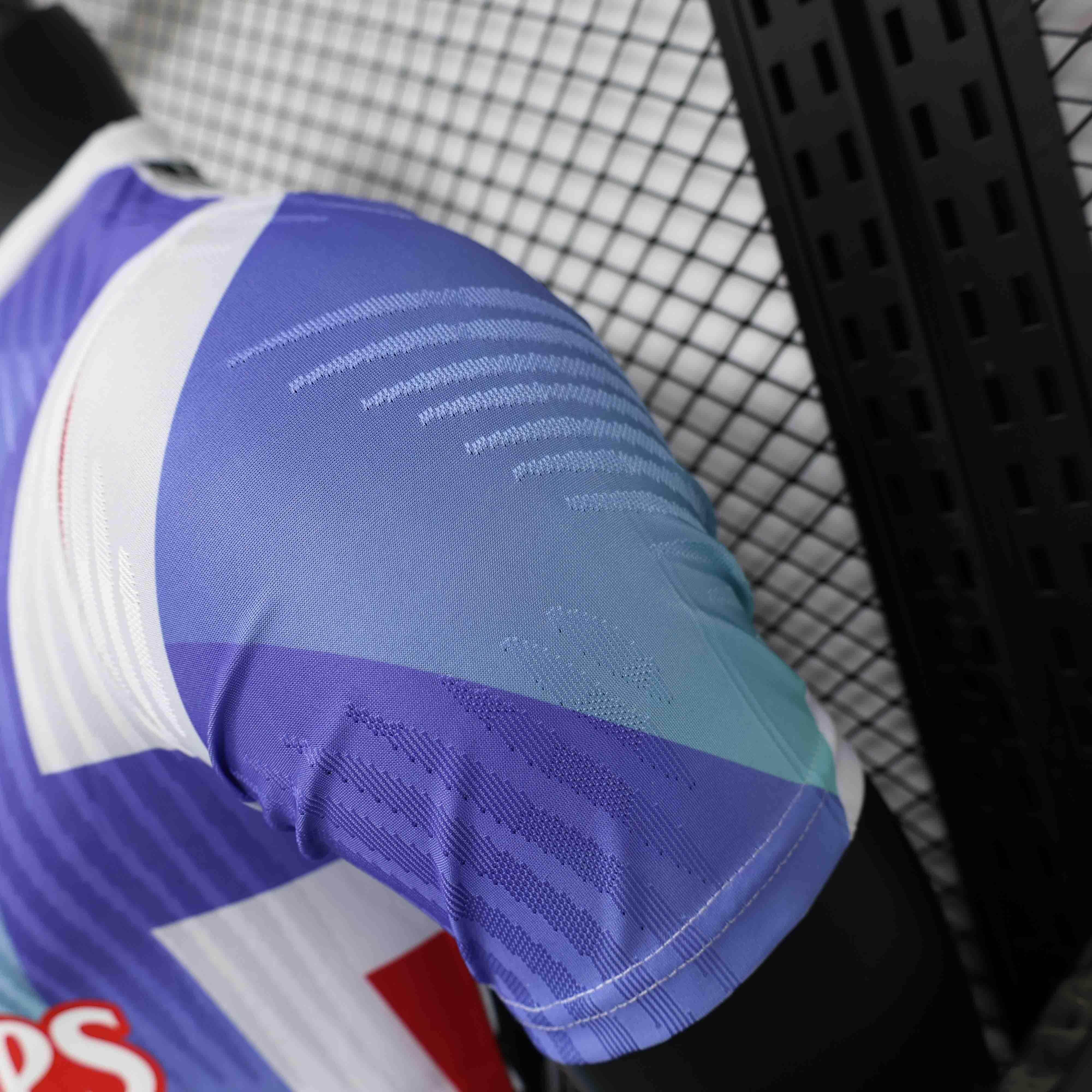 CAMISETA ARSENAL PRE-MATCH 24/25 HOMBRE (VERSIÓN JUGADOR) - ZonaCamisetas