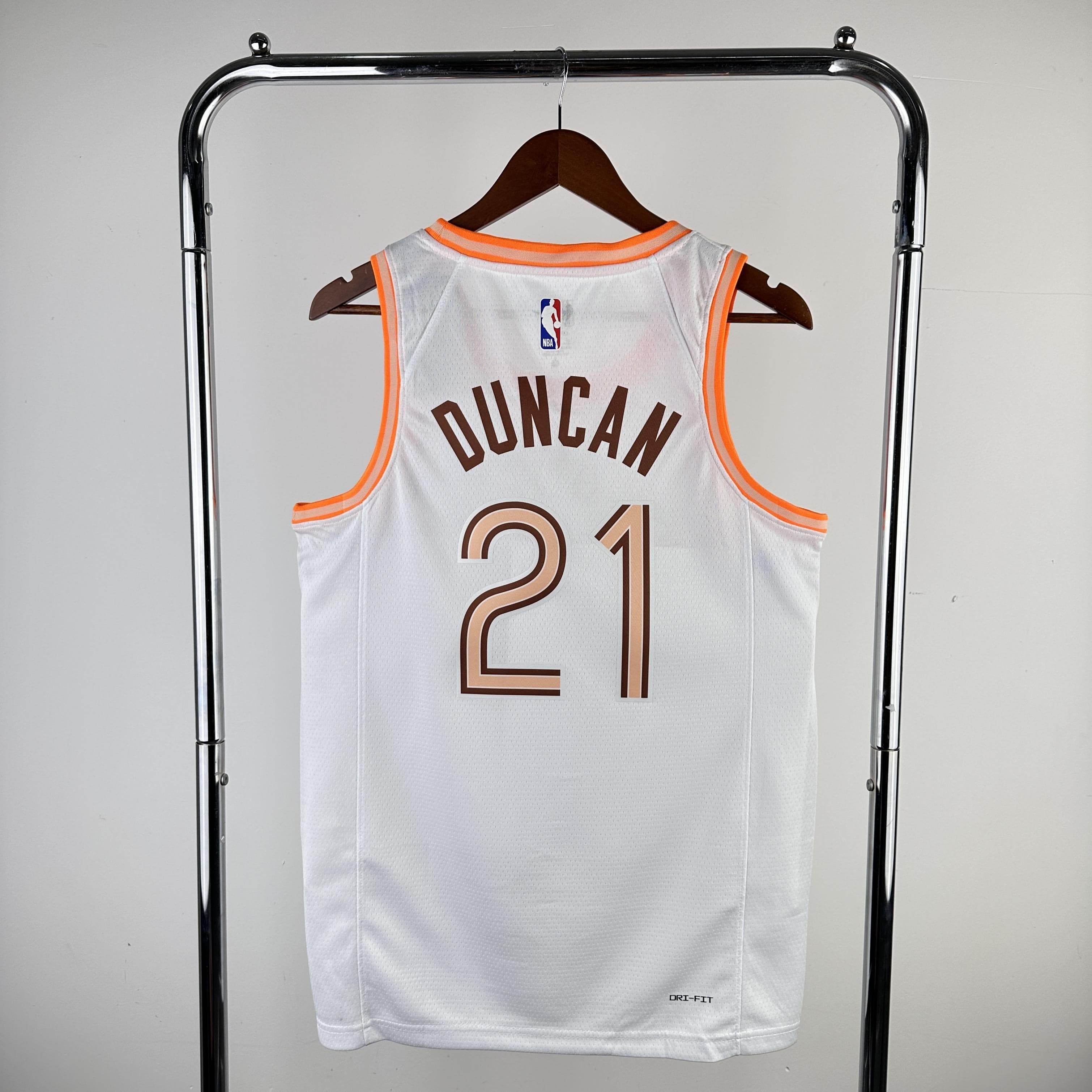 CAMISETA SPURS SEASON 24 HOMBRE EDICIÓN DUNCAN (NBA) - ZonaCamisetas