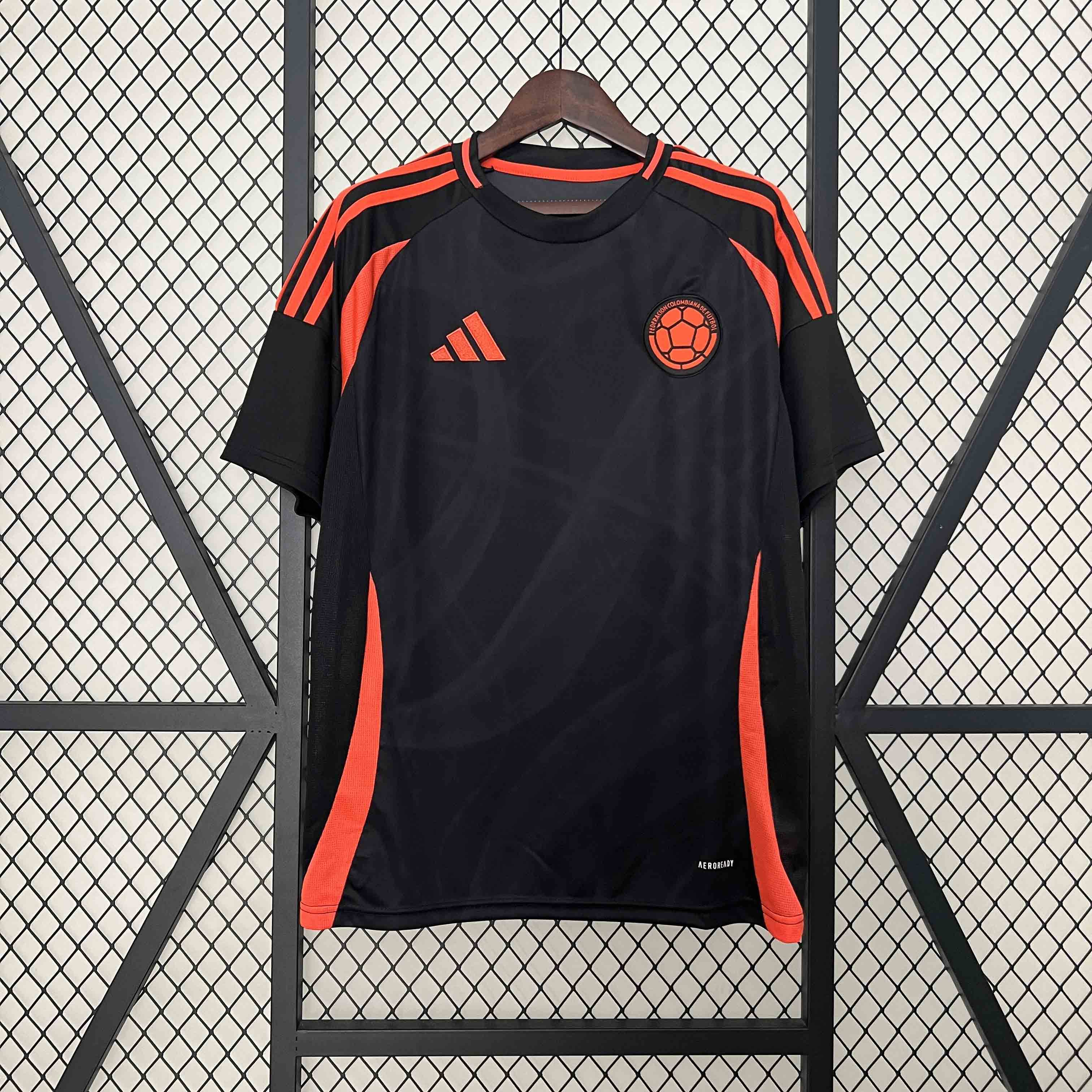CAMISETA COLOMBIA Il 2024 HOMBRE (VERSIÓN FAN) - ZonaCamisetas