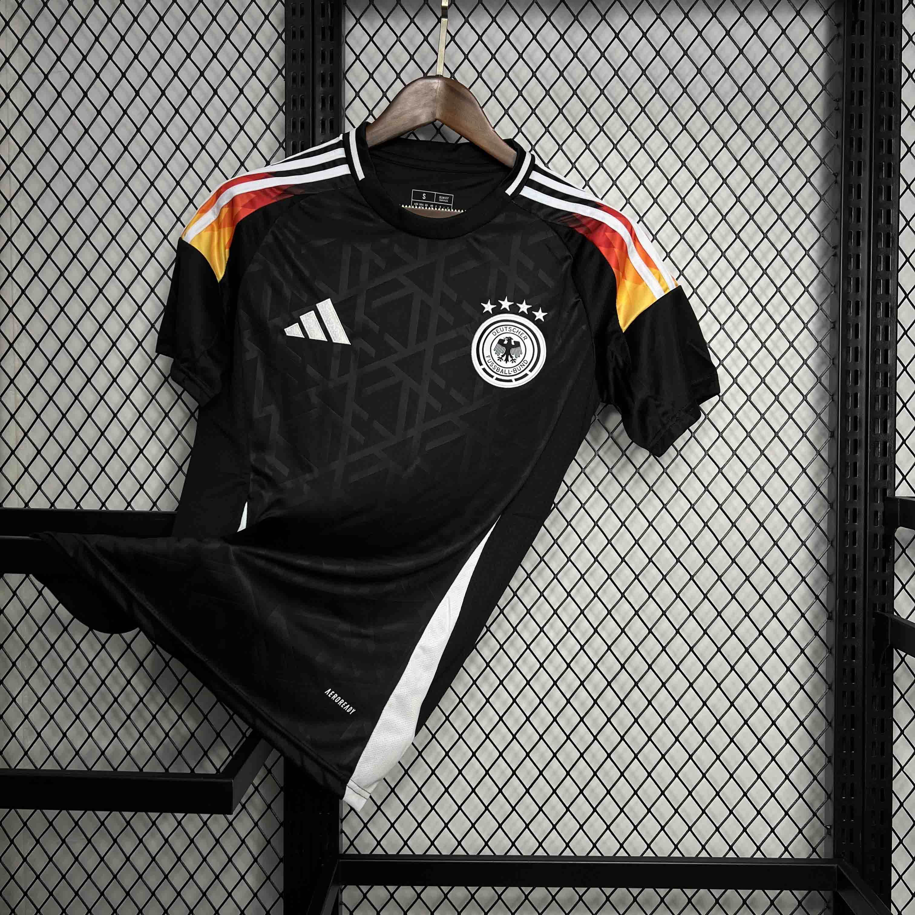 CAMISETA ALEMANIA I 2024 PREMATCH HOMBRE (VERSIÓN FAN) - ZonaCamisetas