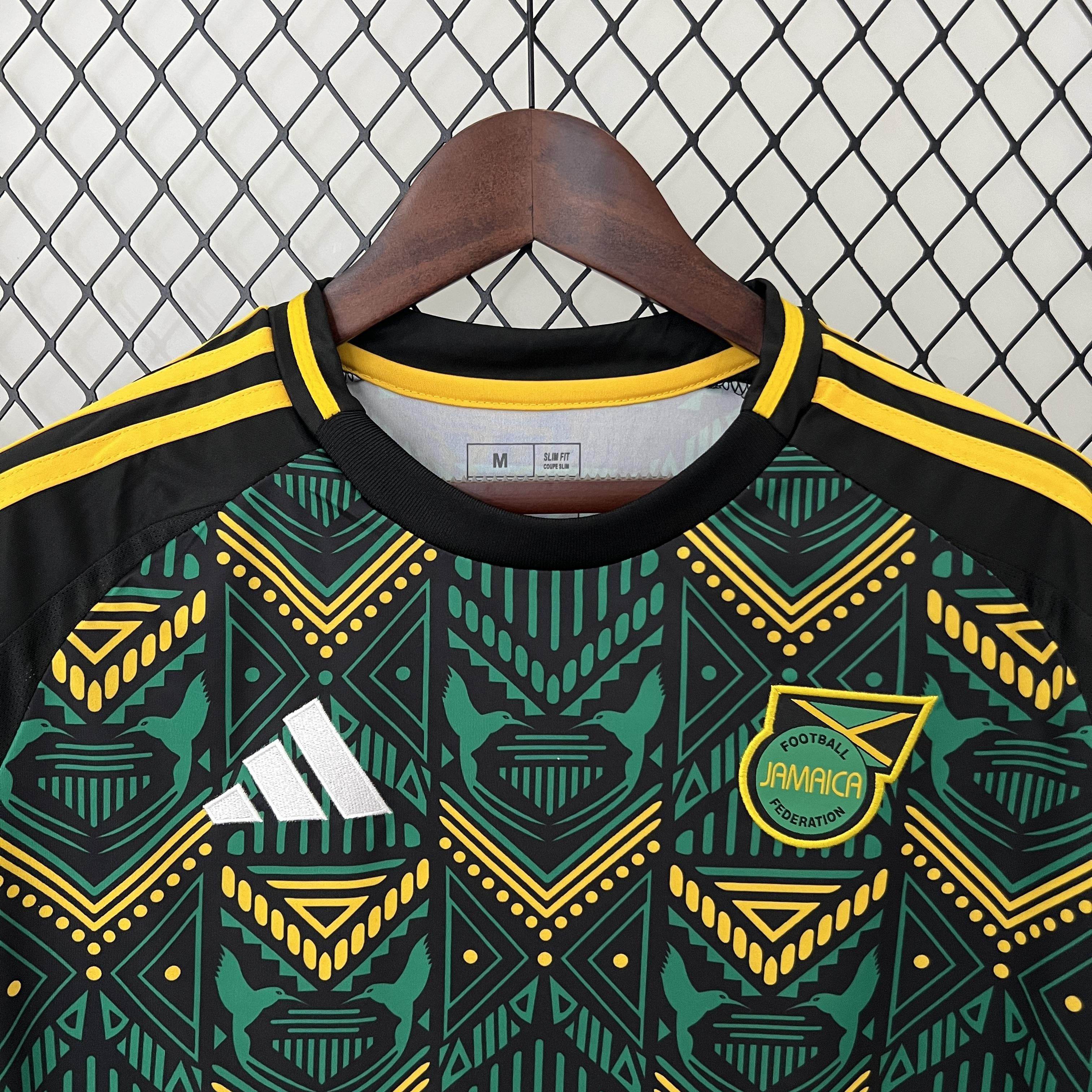 CAMISETA JAMAICA ll 2024 HOMBRE (VERSIÓN FAN) - ZonaCamisetas