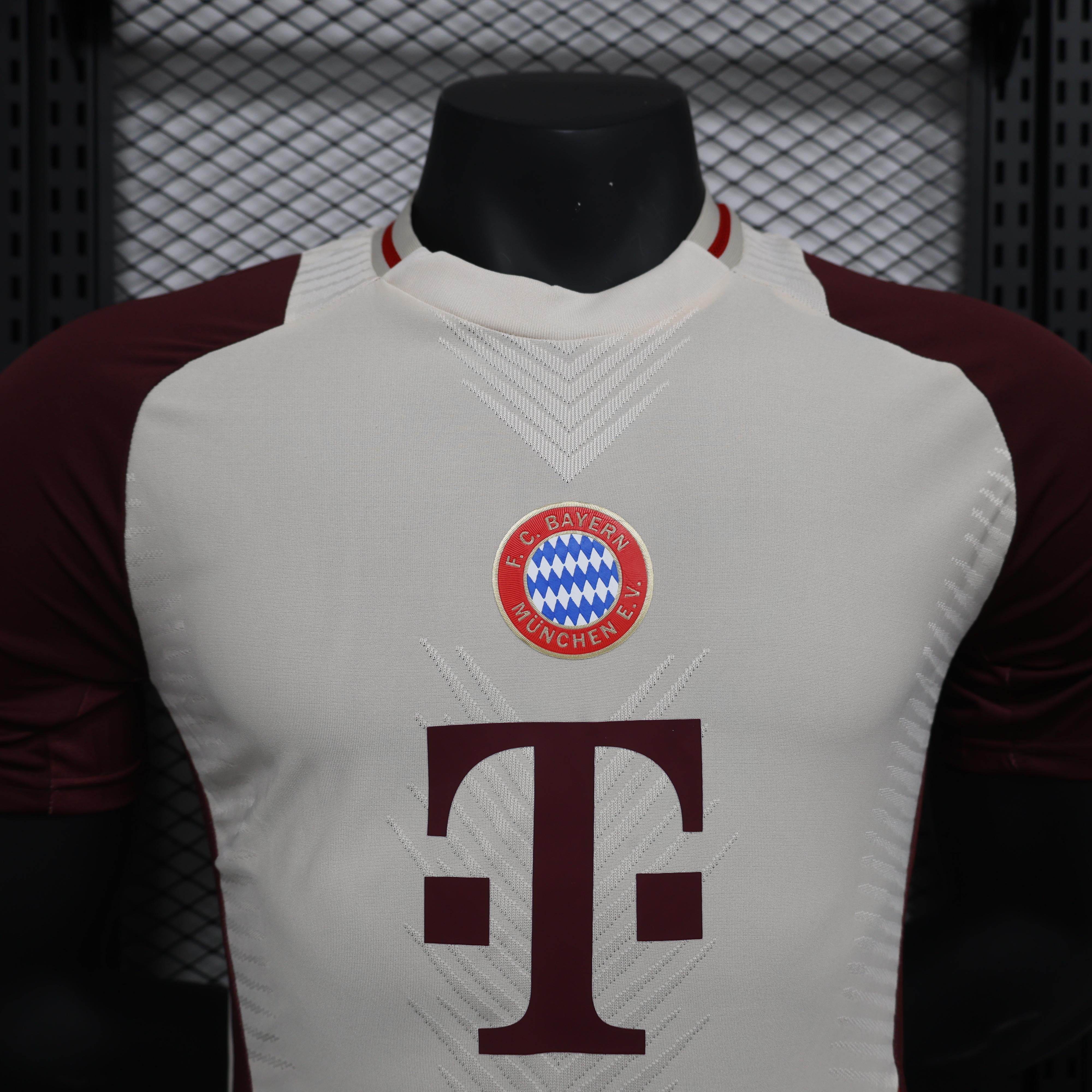 CAMISETA BAYERN DE MUNICH I 24/25 HOMBRE (VERSIÓN JUGADOR) - ZonaCamisetas