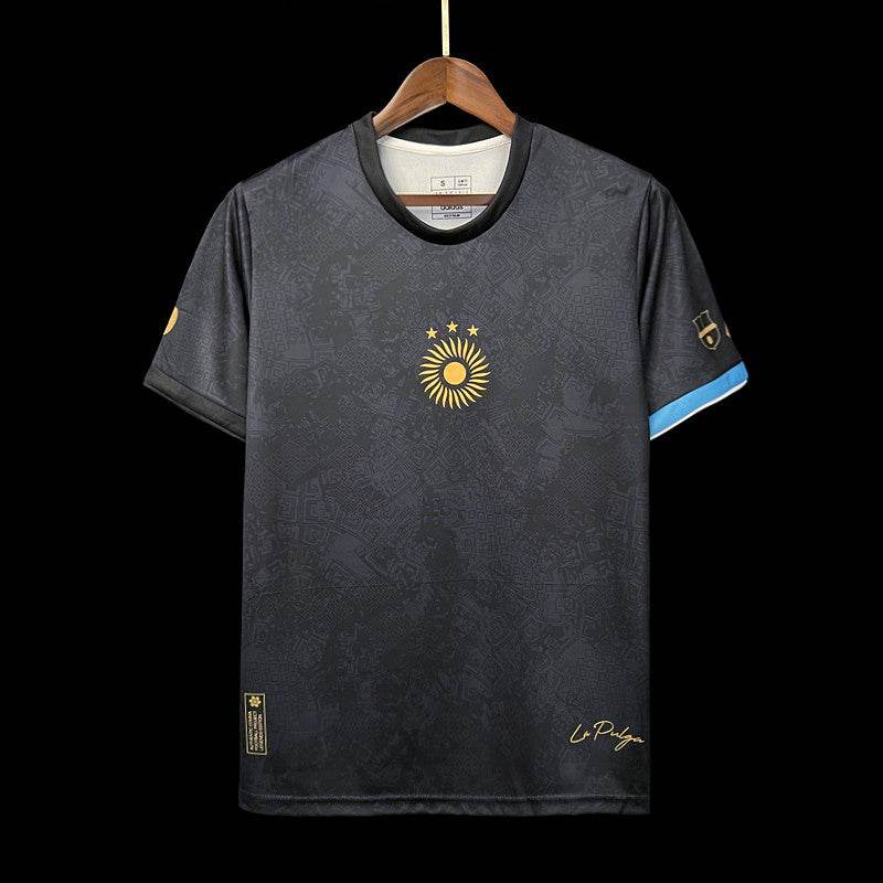 CAMISETA ARGENTINA LA PULGA 2023 HOMBRE (VERSIÓN FAN) - ZonaCamisetas