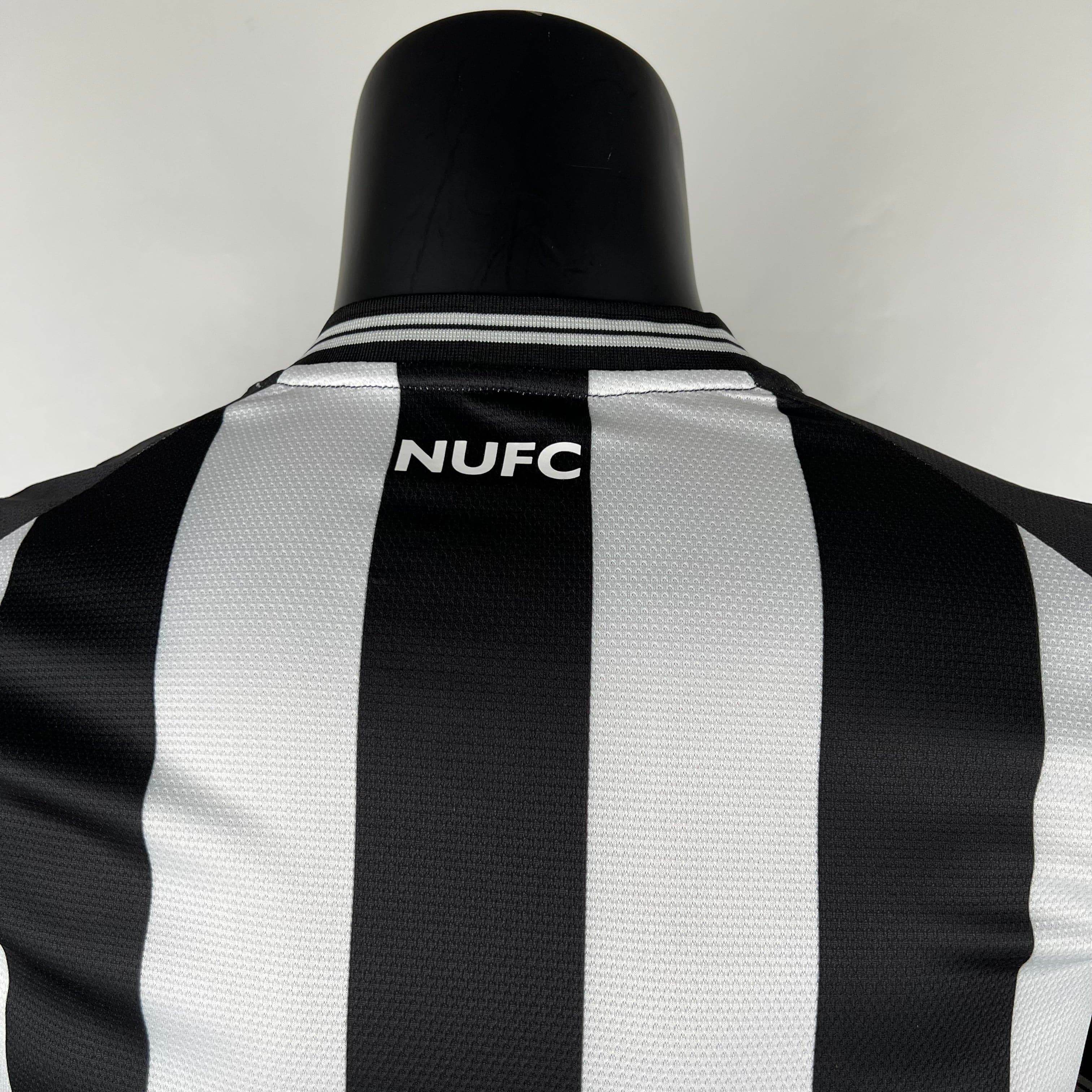 CAMISETA NEWCASTLE l 23/24 HOMBRE (VERSIÓN JUGADOR) - ZonaCamisetas