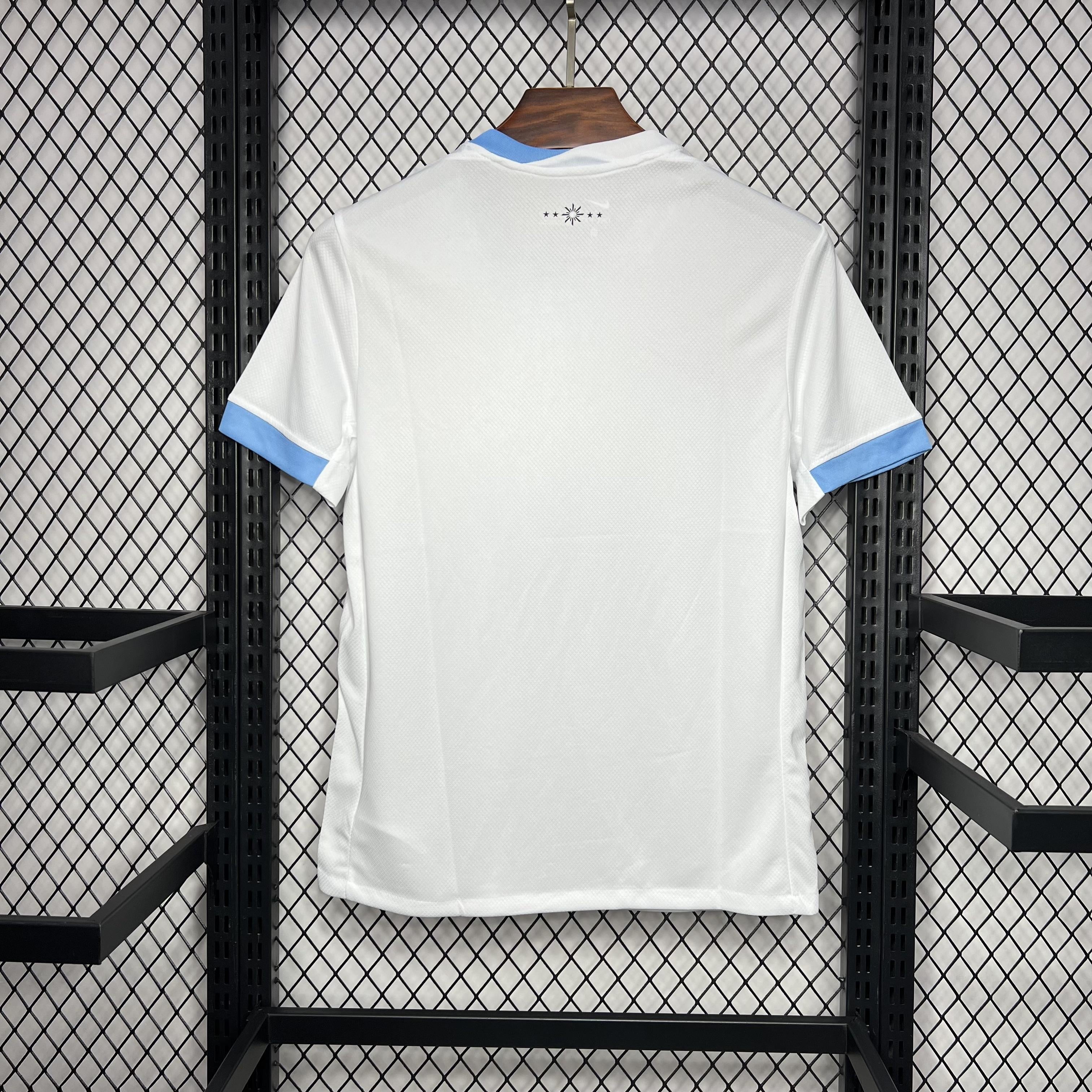 CAMISETA URUGUAY lI 2024 HOMBRE (VERSIÓN FAN)