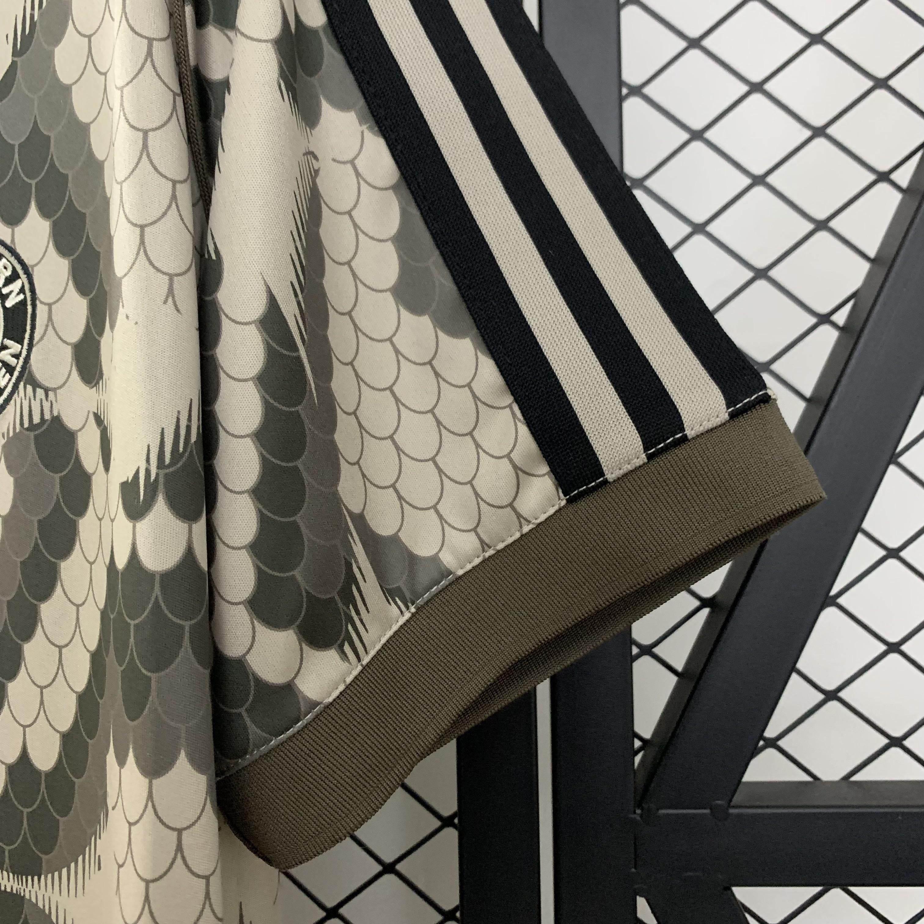 CAMISETA BAYERN MUNICH I 25/26 HOMBRE (VERSIÓN FAN) - ZonaCamisetas