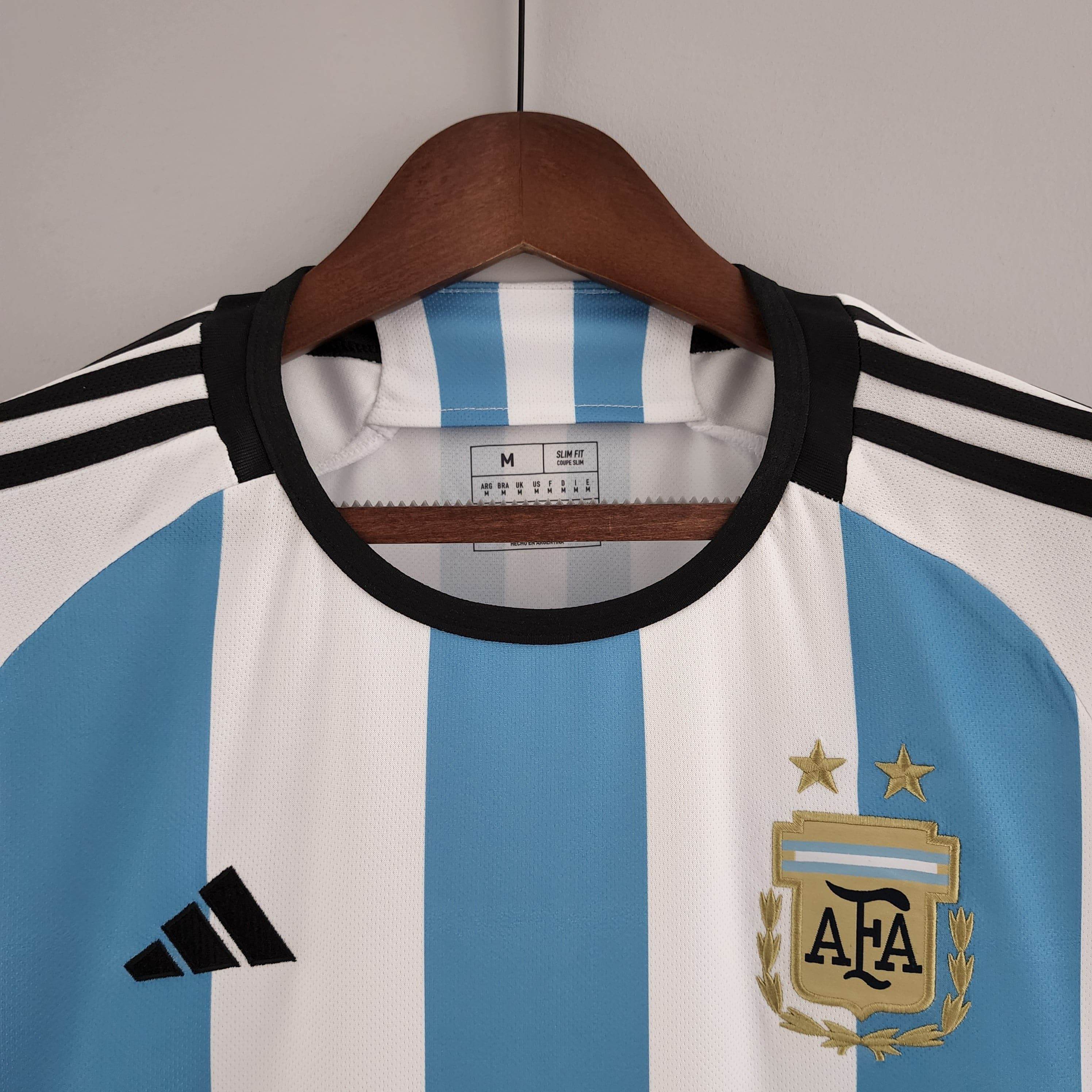 CAMISETA ARGENTINA I 2022 HOMBRE (RETRO) - ZonaCamisetas