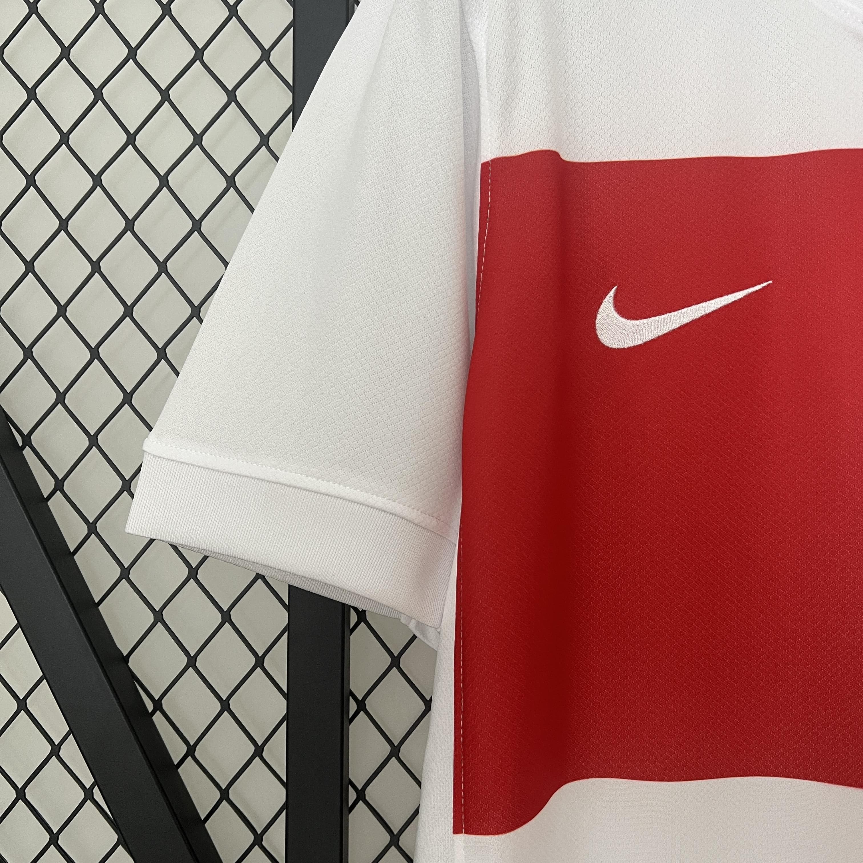 ZonaCamisetas CROACIA I EURO 2024 HOMBRE (VERSIÓN FAN) La Pelota Mundo CROACIA CROATIA