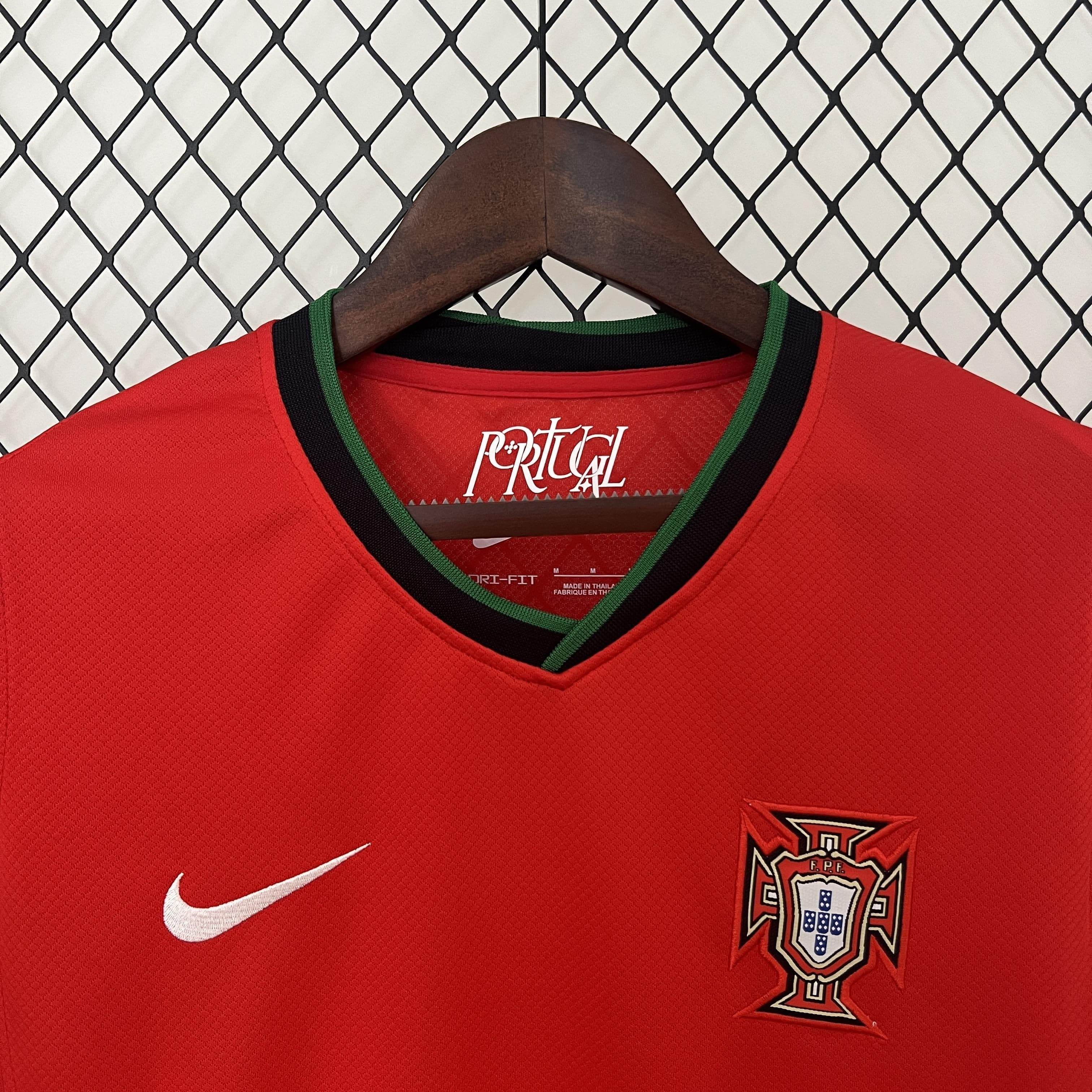 CAMISETA PORTUGAL l 2024 MUJER (VERSIÓN FAN) - ZonaCamisetas