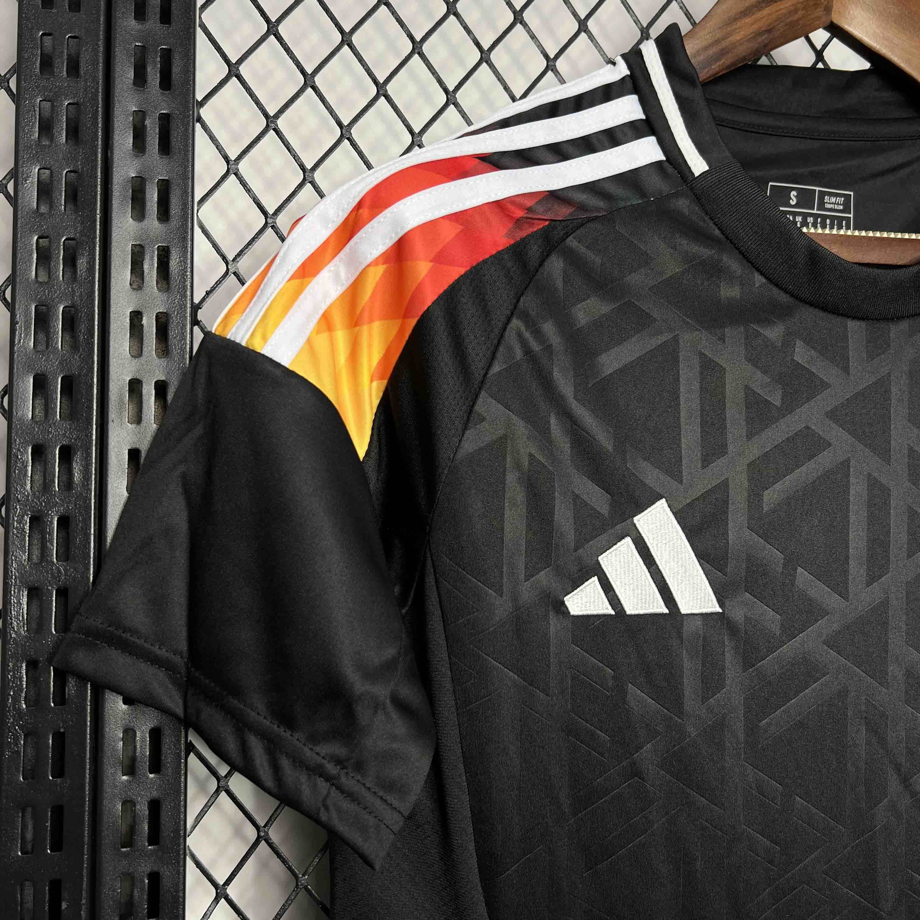 CAMISETA ALEMANIA I 2024 PREMATCH HOMBRE (VERSIÓN FAN) - ZonaCamisetas