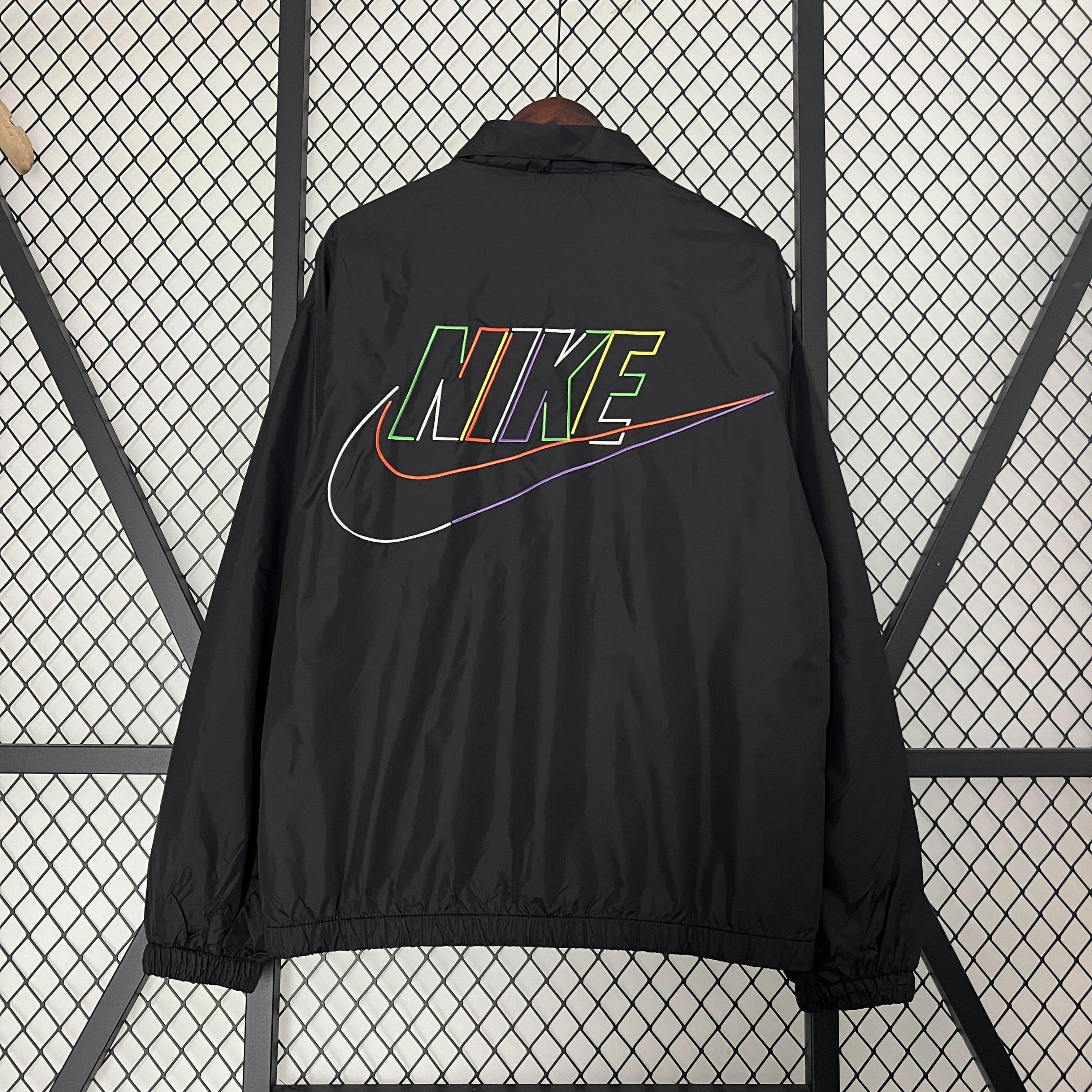 CORTAVIENTO NIKE BLACK 2024 - ZonaCamisetas