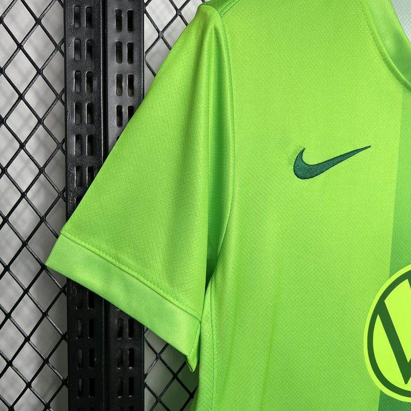 CAMISETA WOLFSBURG I 24/25 HOMBRE (VERSIÓN FAN) - ZonaCamisetas